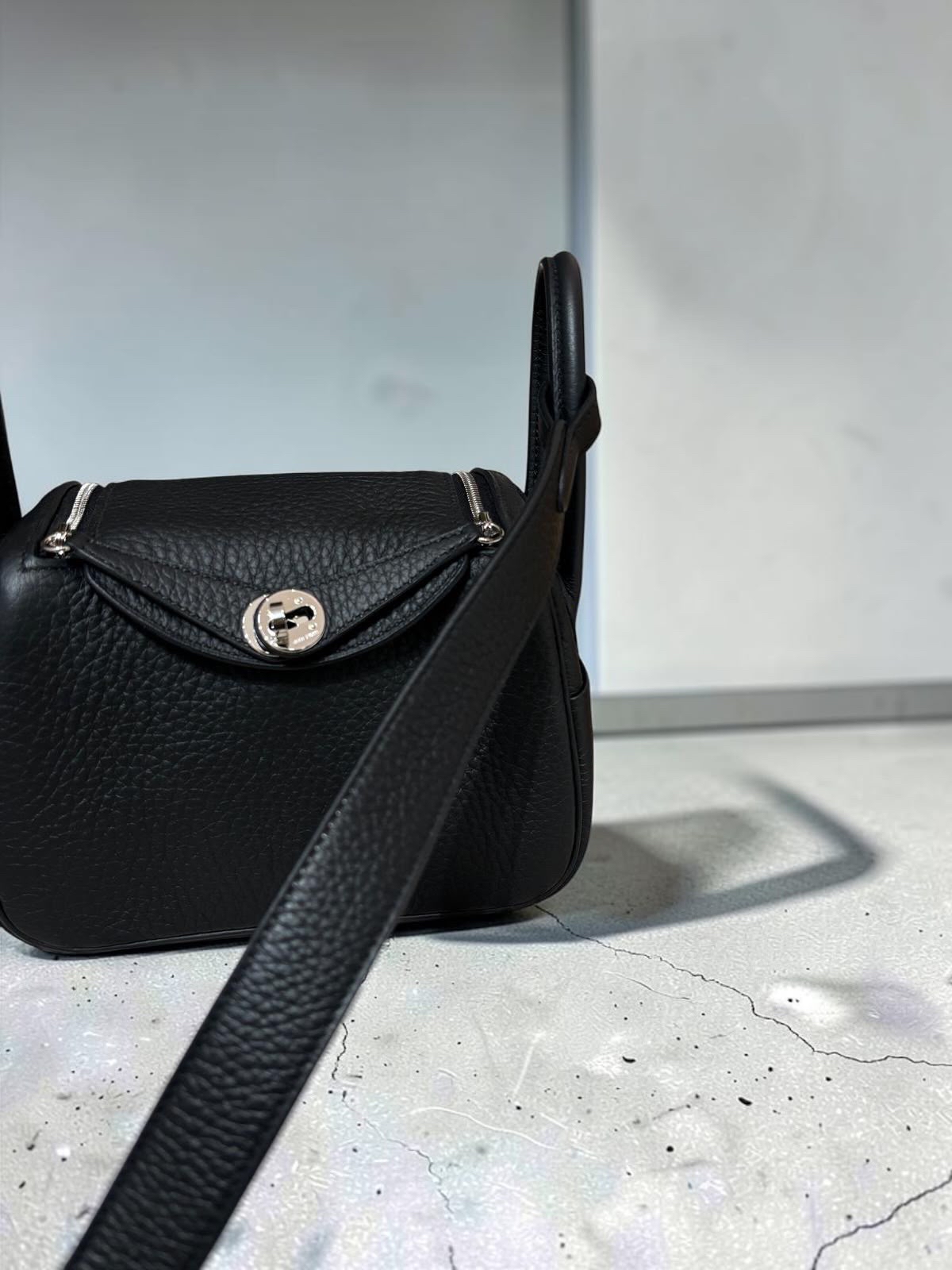 Hermes Mini Lindy Stamp W 黑銀 100%Authentic, 99%New ✅收據副本✅Dust bag✅Box