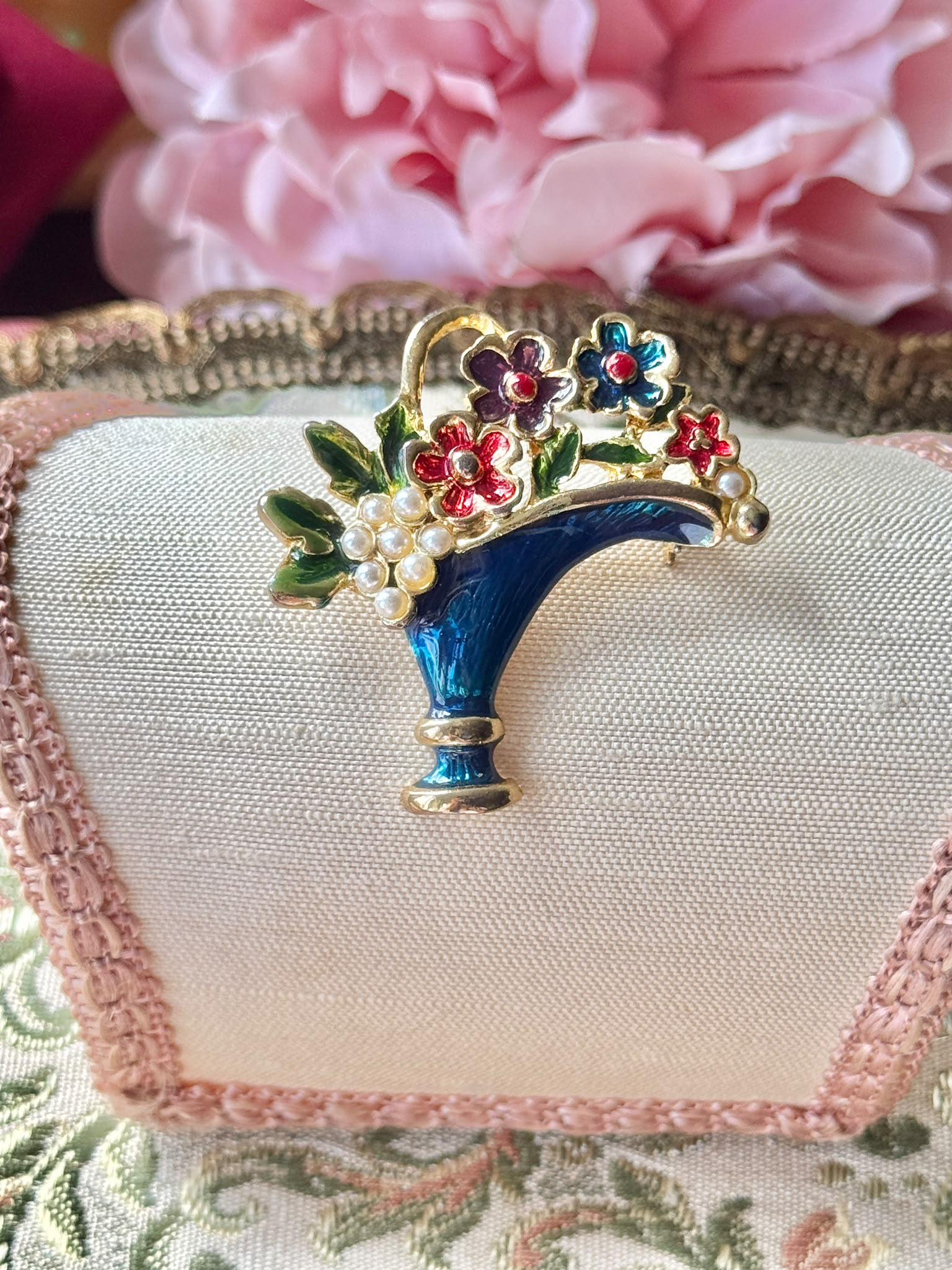 Vintage Enamel Flower Basket Brooch (MT2625-1)