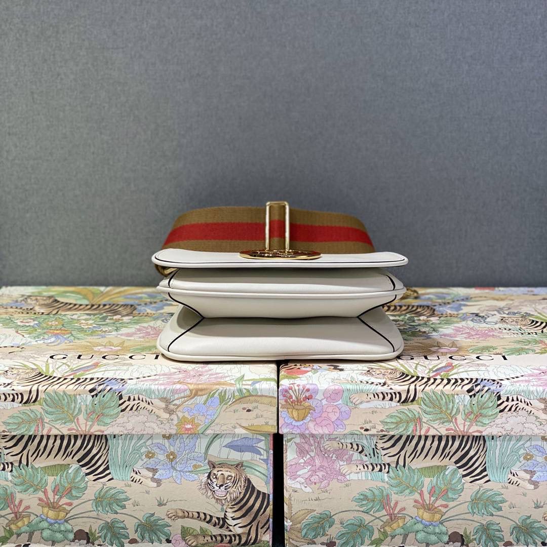 ▪大货实拍 𝐆𝐮𝐜𝐜𝐢 𝐁𝐥𝐨𝐧𝐝𝐢𝐞新品系列 型号：698643 尺寸：22*13*5.5cm