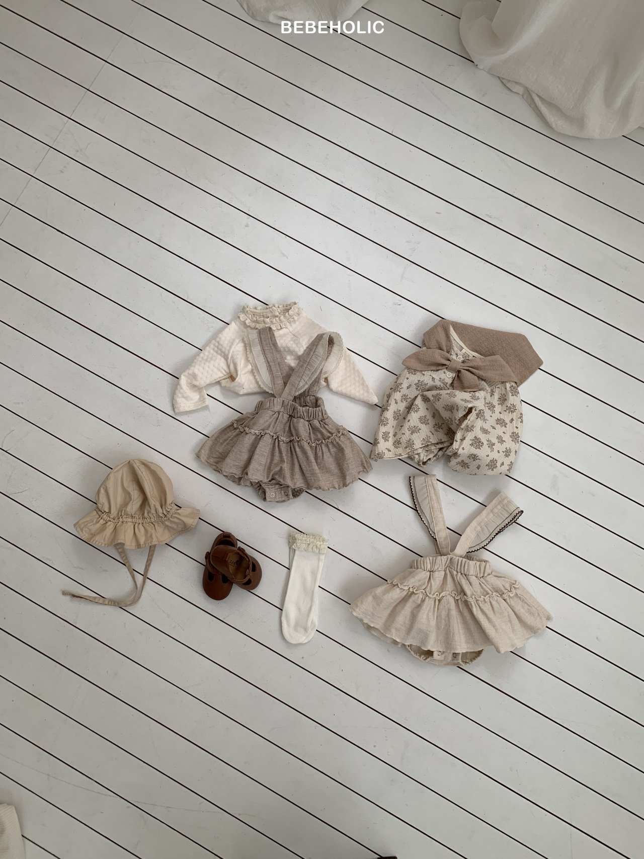 🌸預訂 韓國直送🌸🇰🇷BEBEHOLIC兩色花邊吊帶裙擺燈籠褲