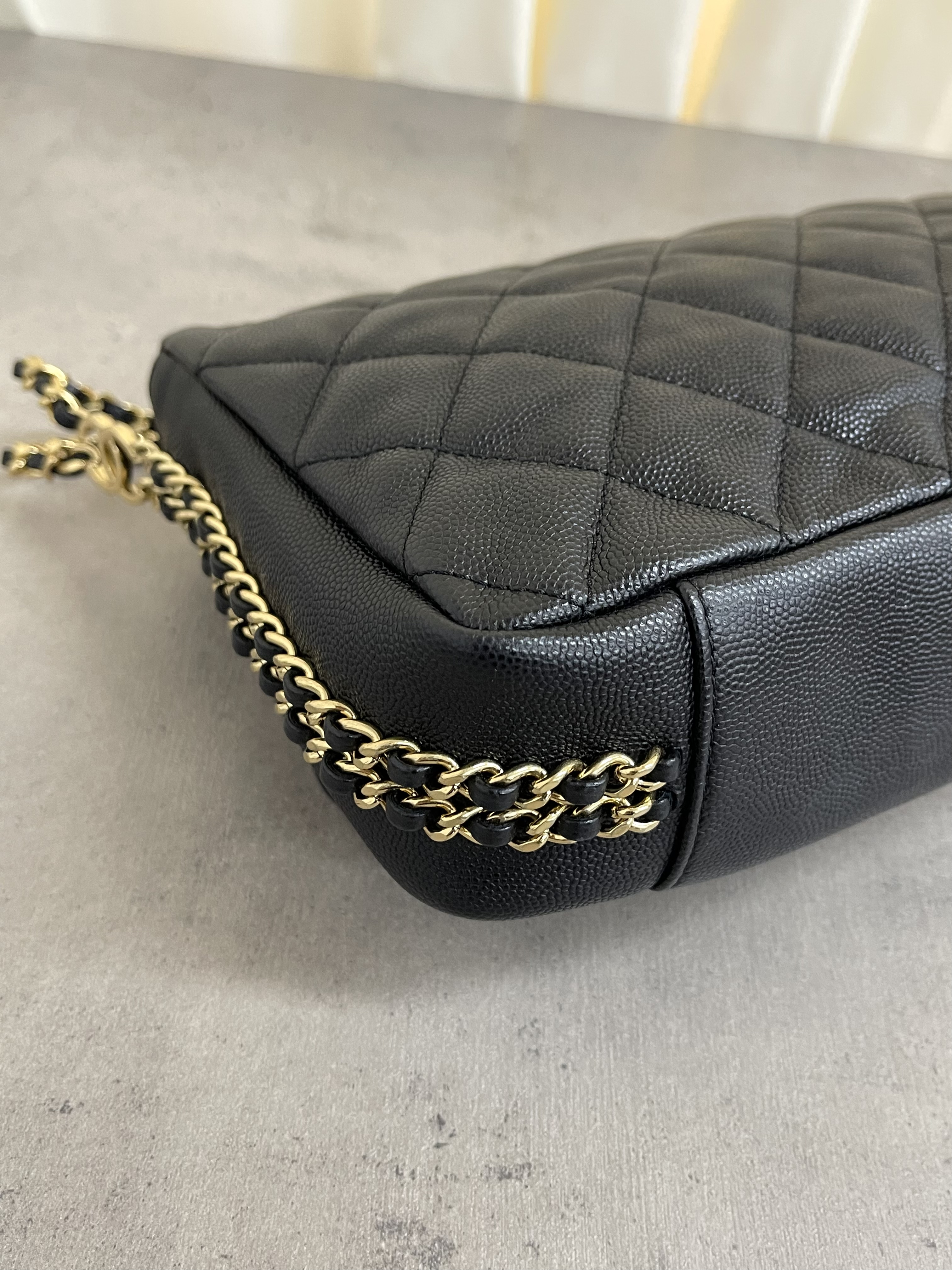 Pre-owned Chanel flap bag AS3757/ Product Code: 26012202