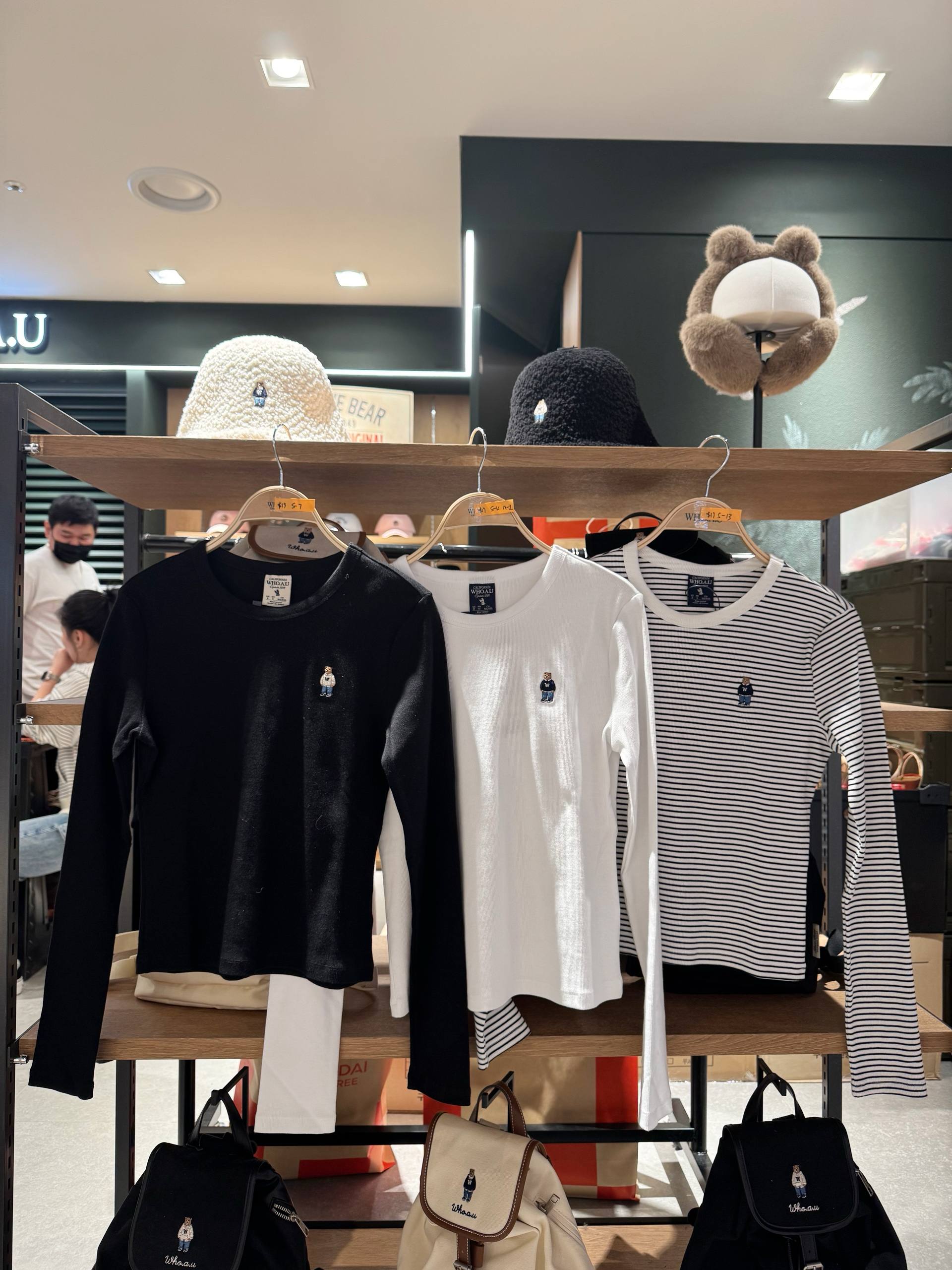 🇰🇷Whoau 小熊长袖上衣✨