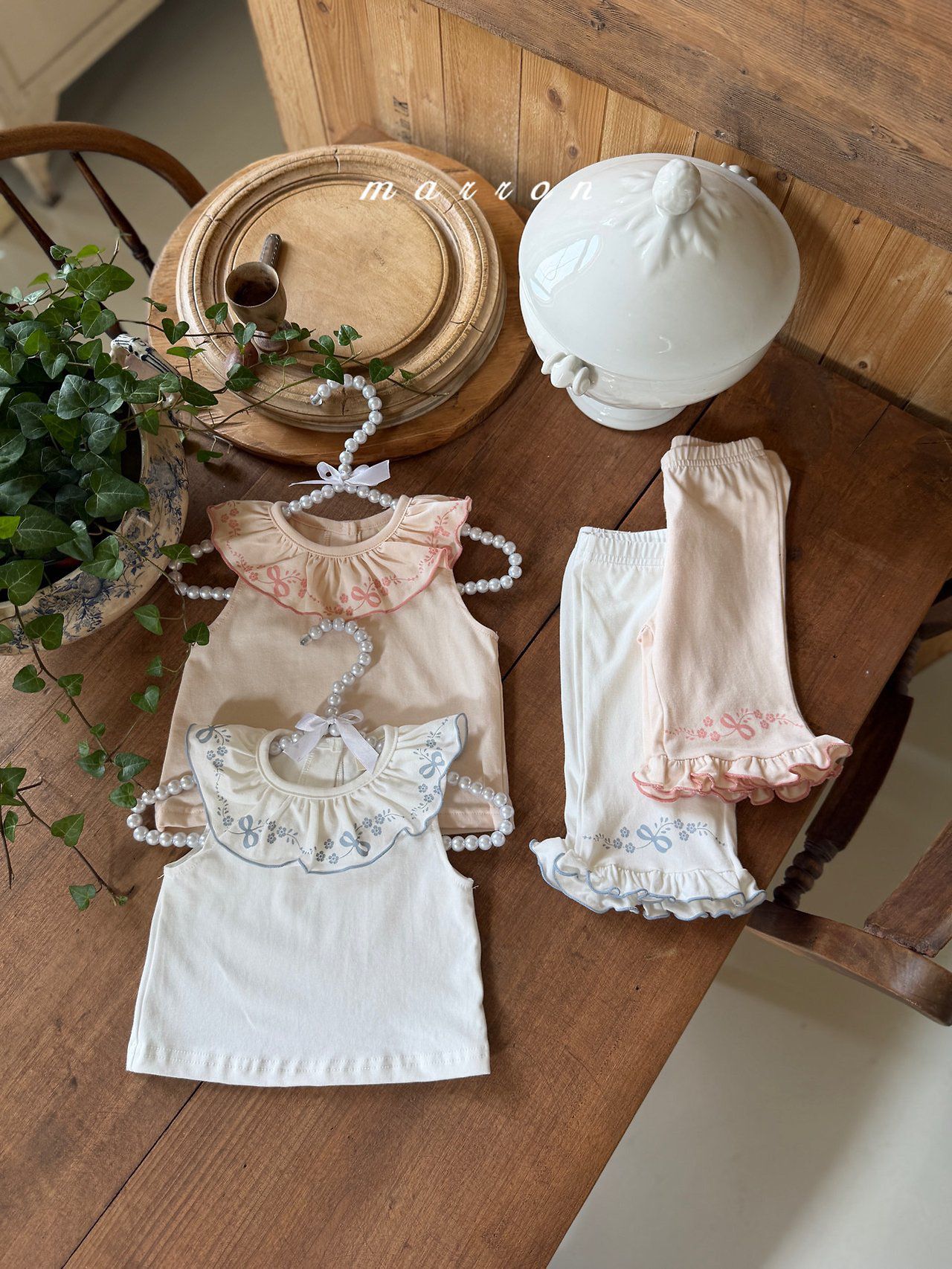 AW4235 Top Set