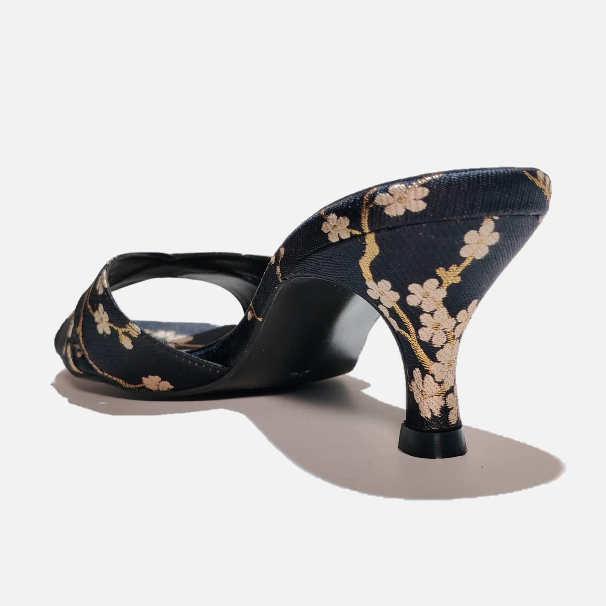 REYNA 50 BLACK BROCADE
