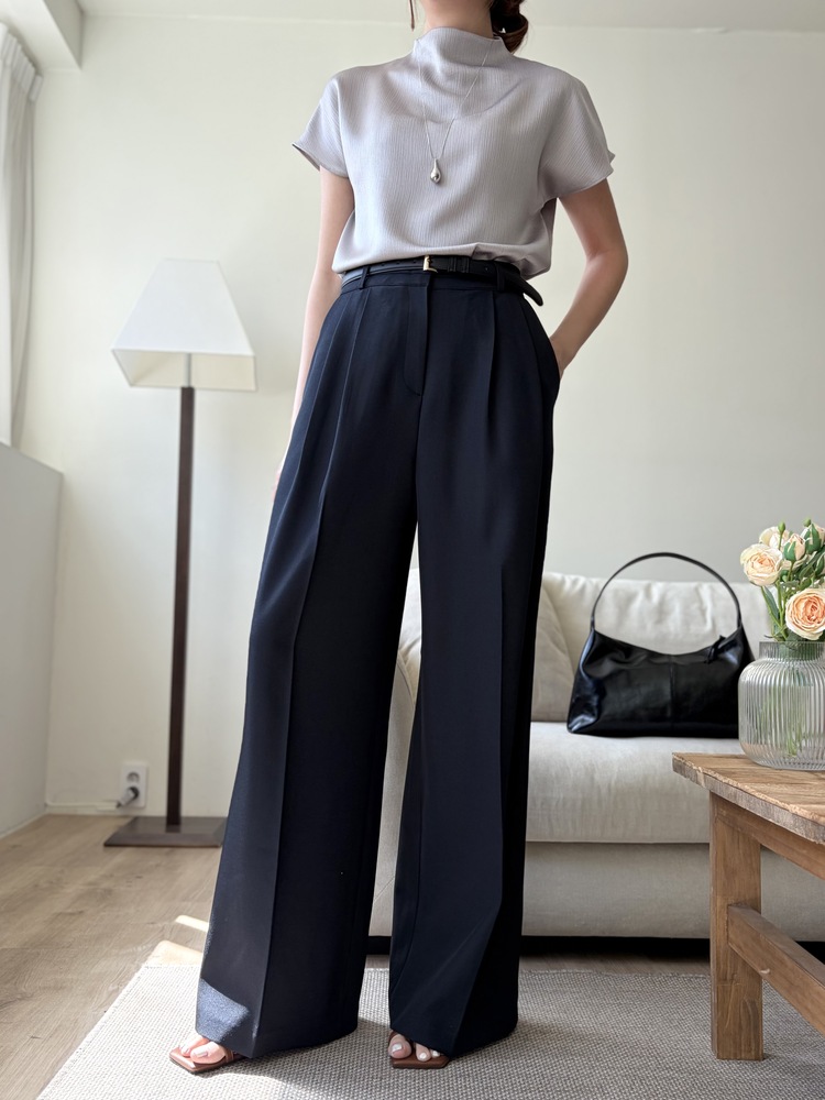 Timeless Pleated Flow Pants (Navy)