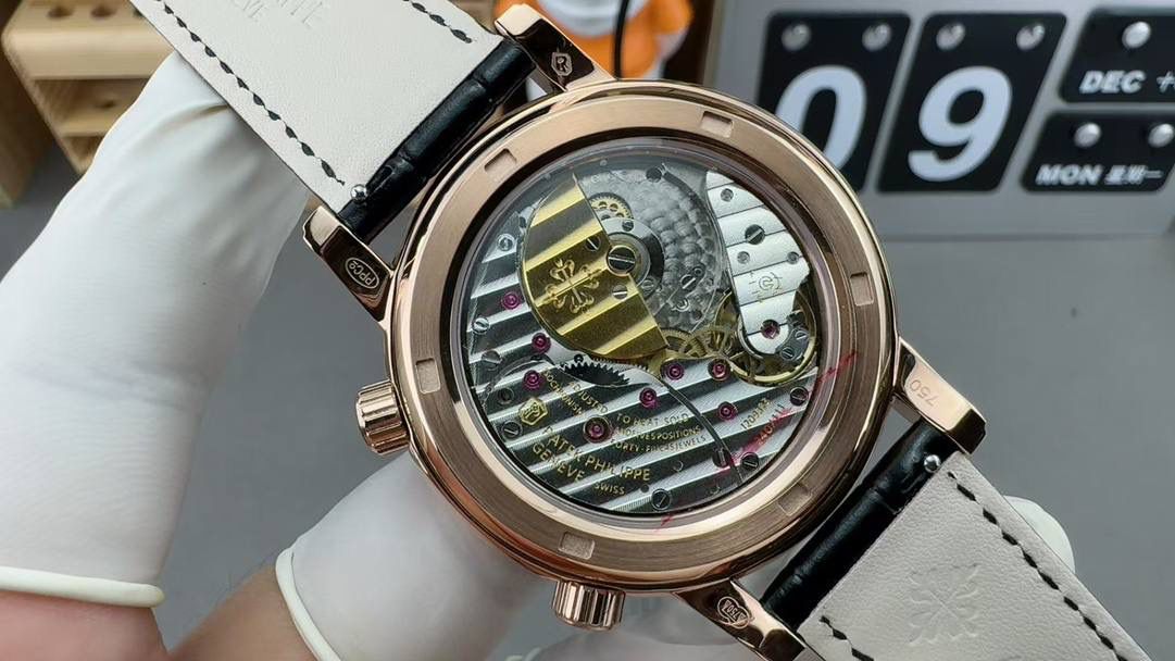 百达翡丽星空腕表：璀璨星河，腕间绽放