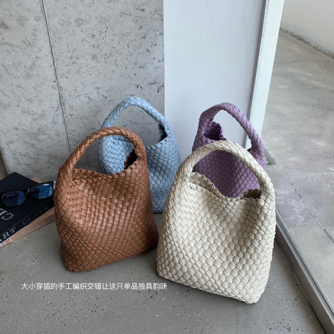 B11 BAG OF PARODY AJ