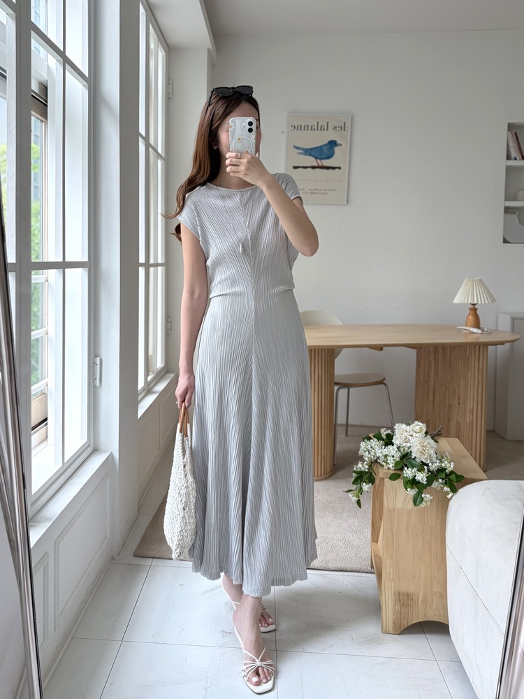 Elea Ribbed Flowy Dress (Mint)