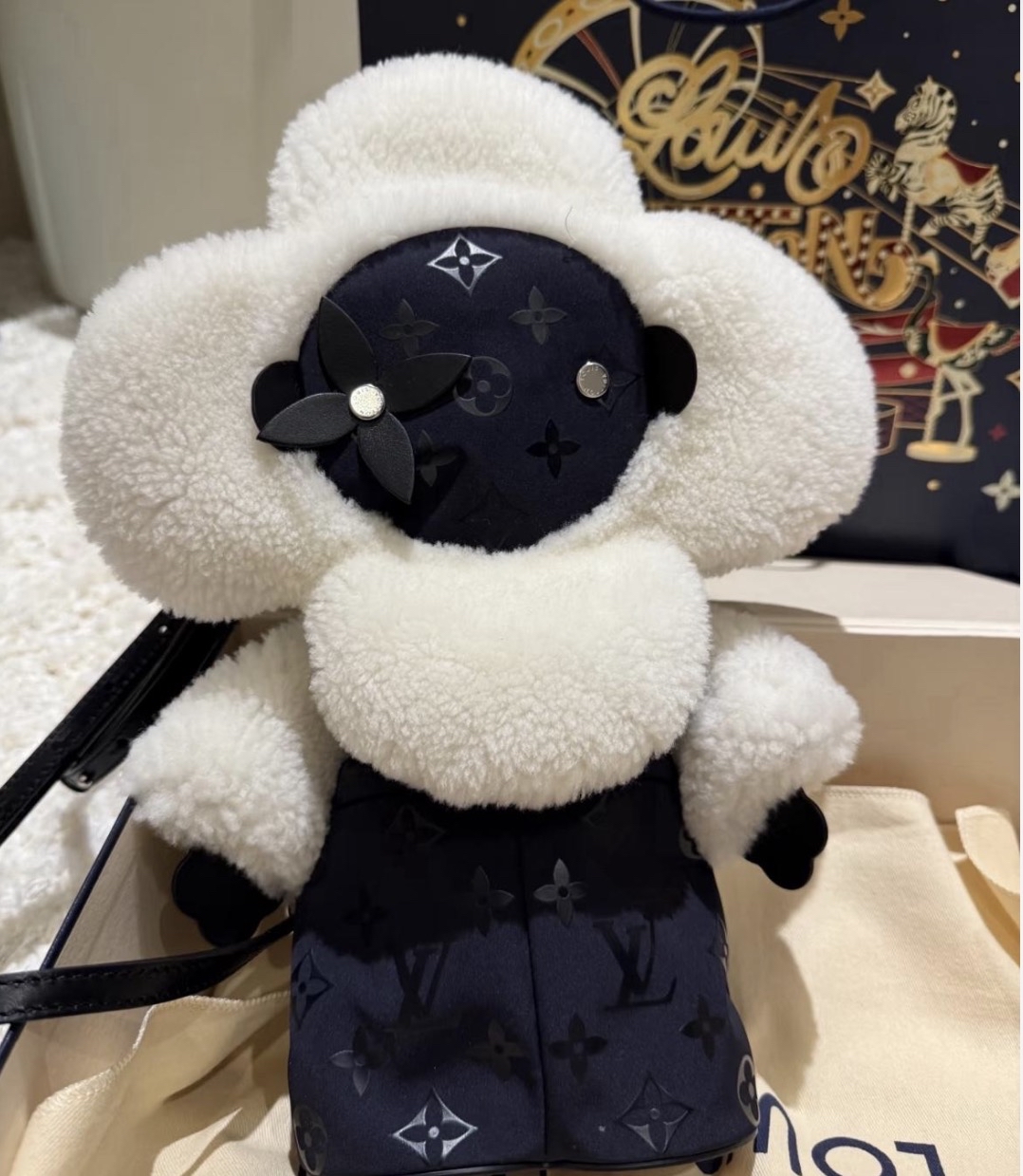 Louis Vuitton VIVIENNE 毛毛背囊 VIP隱藏特別版