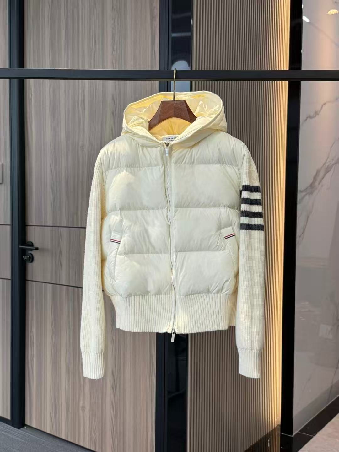 【頂級原單】Thom Browne 四條槓針織拼接連帽羽絨外套