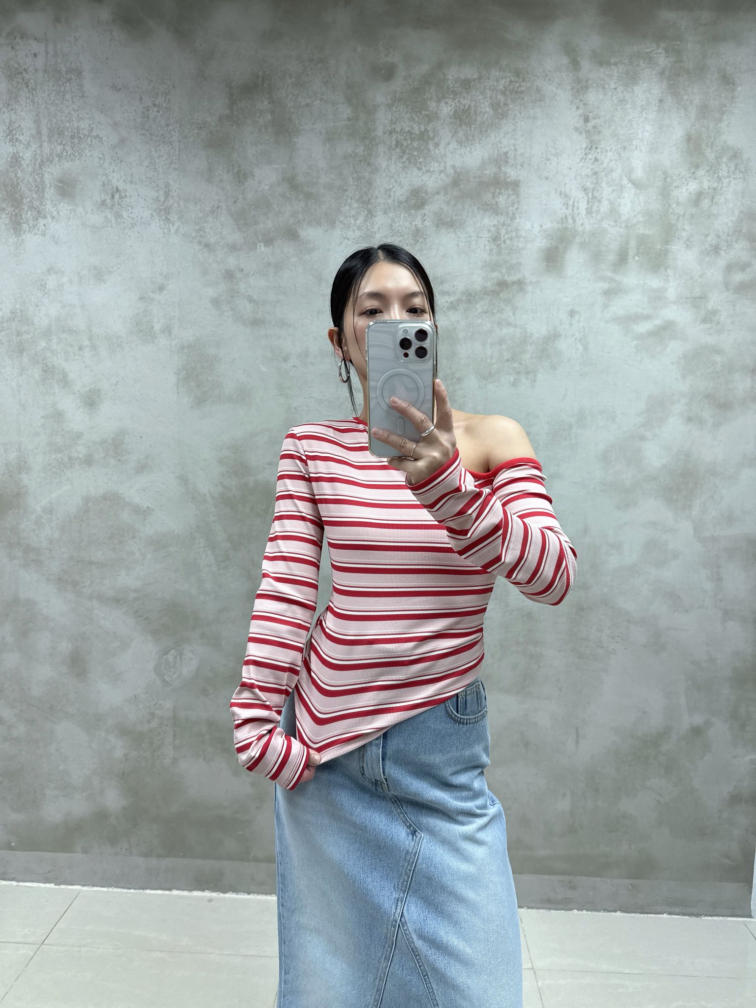 A01 單邊露膊橫間Top