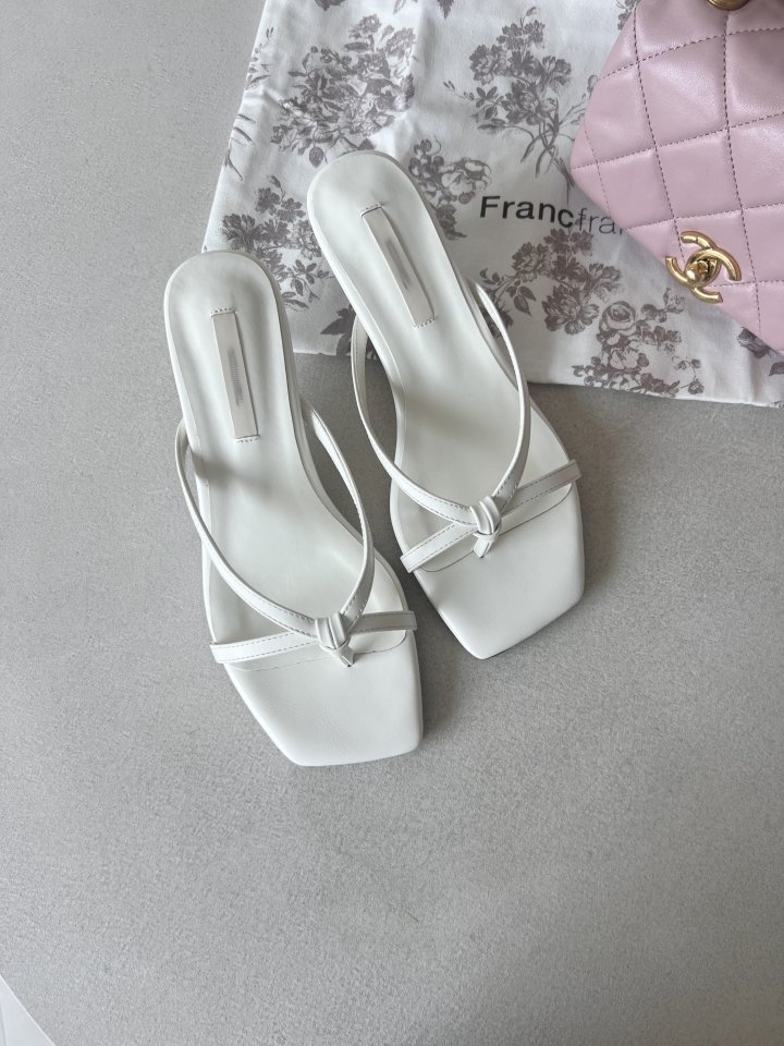 Leanna Kitten Heels (3 colors)