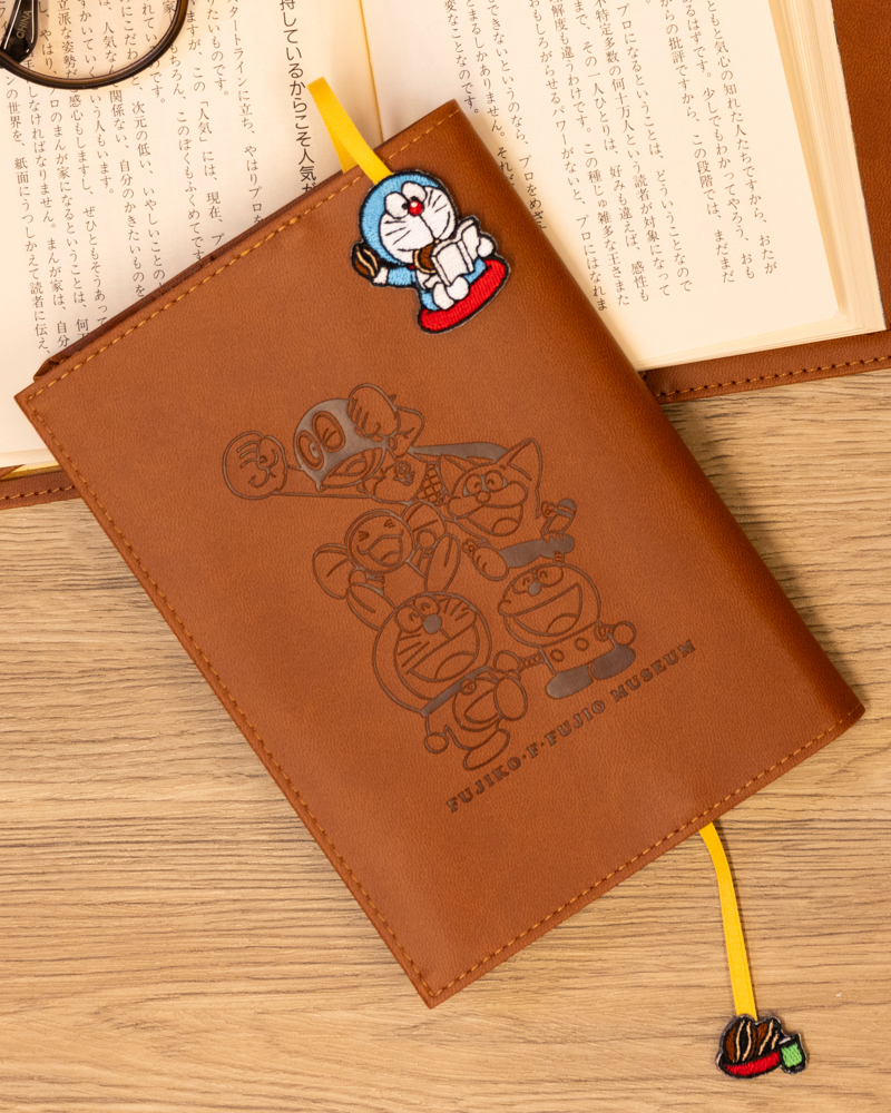 [訂購] 多啦A夢書籤 皮革書套