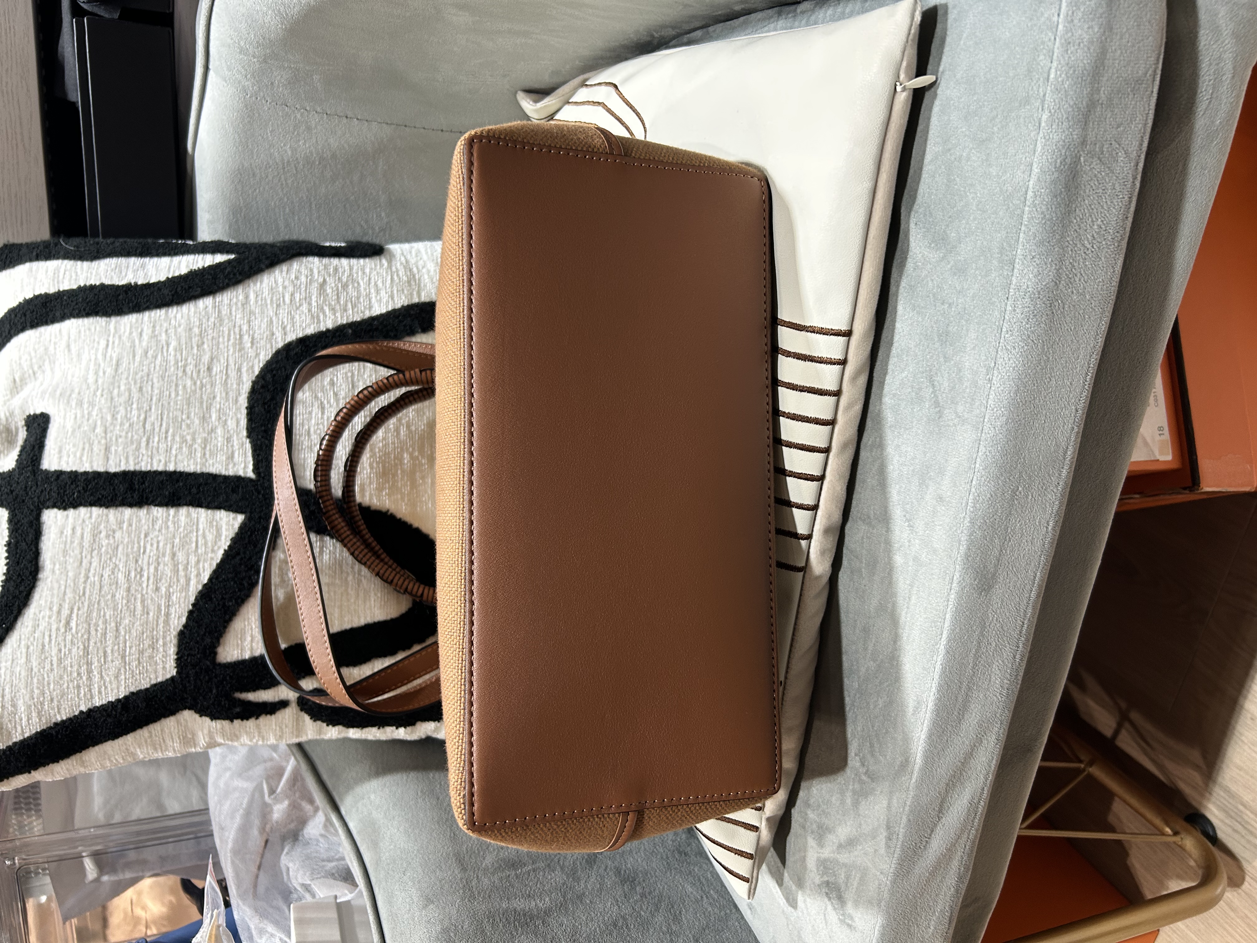 LOEWE Anagram 2 way bag tote shoulder bag Tan 100%Authentic, 98%anew ✅Dust bag