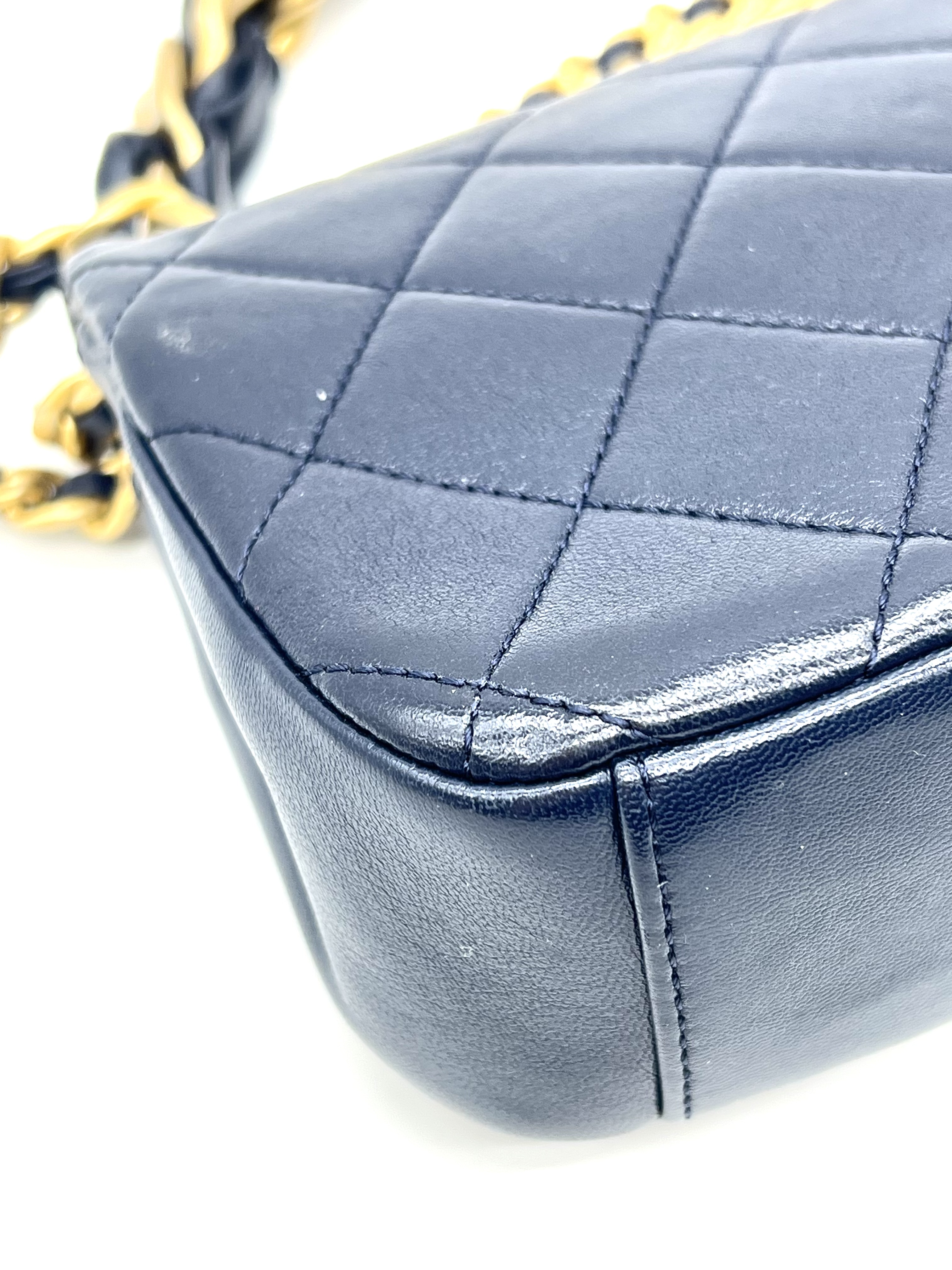 Pre-Owned CHANEL Lambskin Leather Timeless Top Handle Bag / Product Code: 26042212