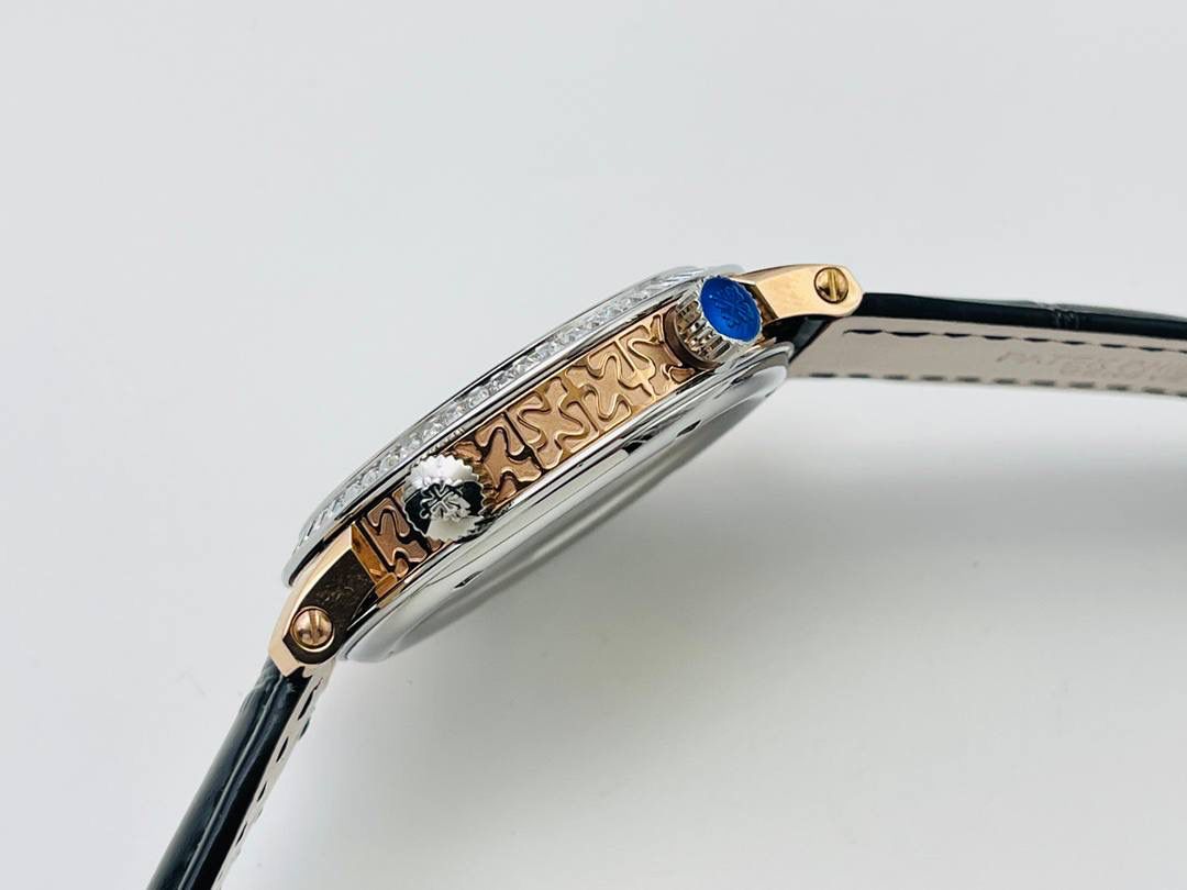 V4升级版 市场最高版本 功能跟正品一样 百达.翡丽星空升级终极版！升级细节： 1⃣️做到了跟正品满天星自动转的功能！ 2⃣️升级日历的排法和正品一样的顺序！ 3⃣️直径42毫米，厚度11毫米！ 4⃣️最大亮点：百达.翡丽星空里的月亮会根据天空上的月亮变化而变化！根据天空上的月圆月缺搬（初一月弯弯初十五月圆）到手表上了！