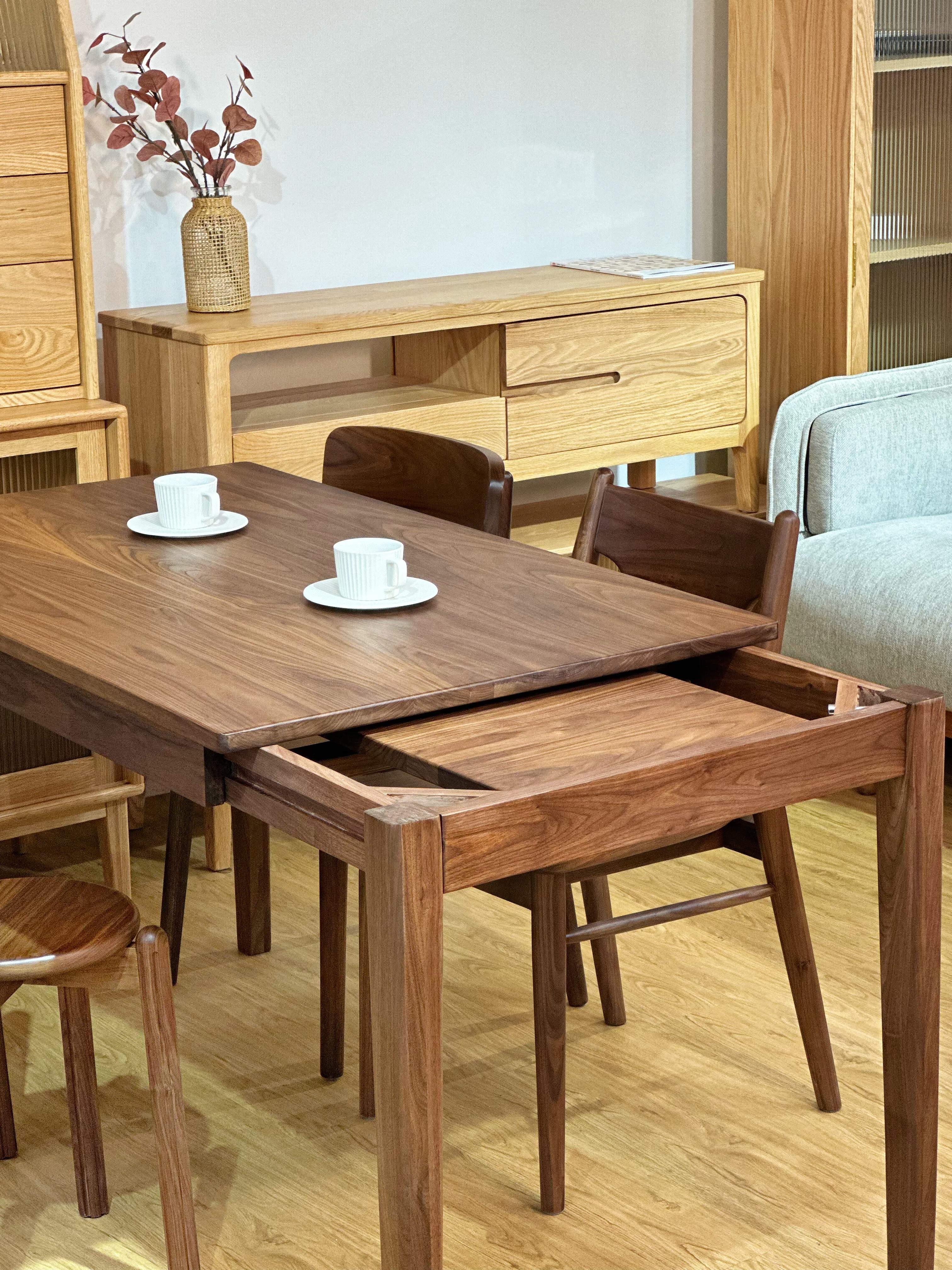 #陳列品清貨 PULL Dining Table (淨枱）