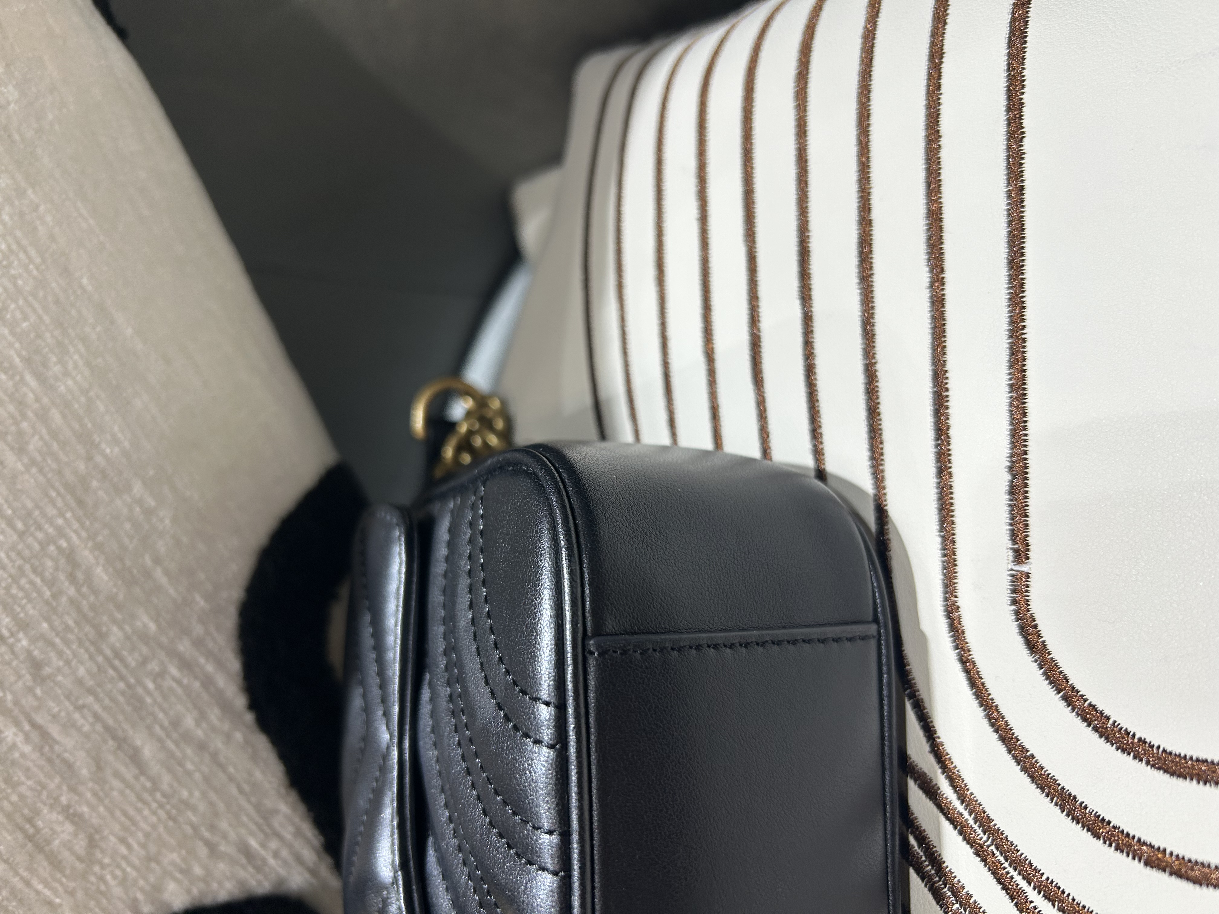 GUCCI GG MARMONT Shoulder Bag FLAP BAG 黑色牛皮金扣446744 100%Authentic, 95%New ✅Dust bag