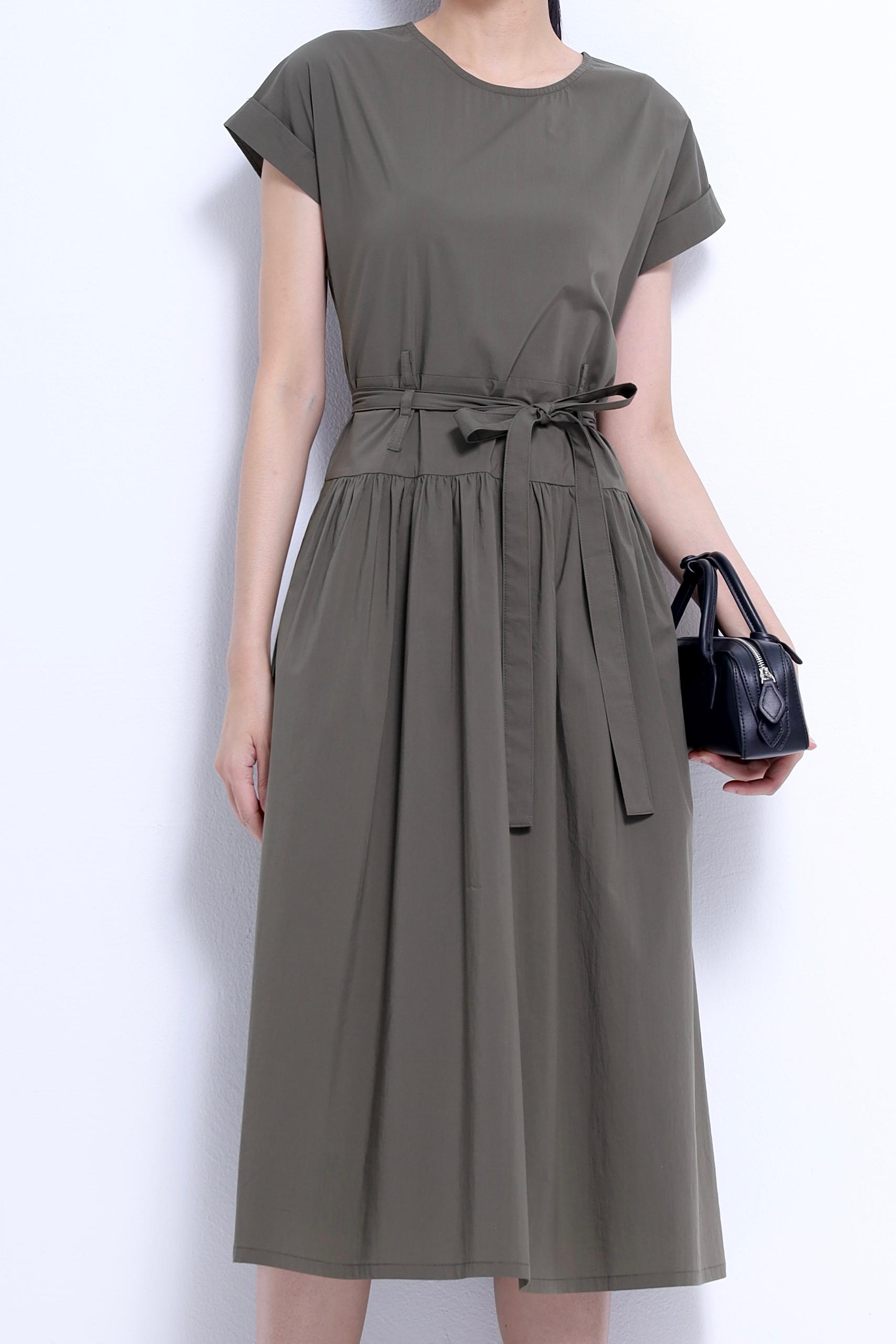 CD2157 ROUND NECK TIERED FLARE MIDI DRESS