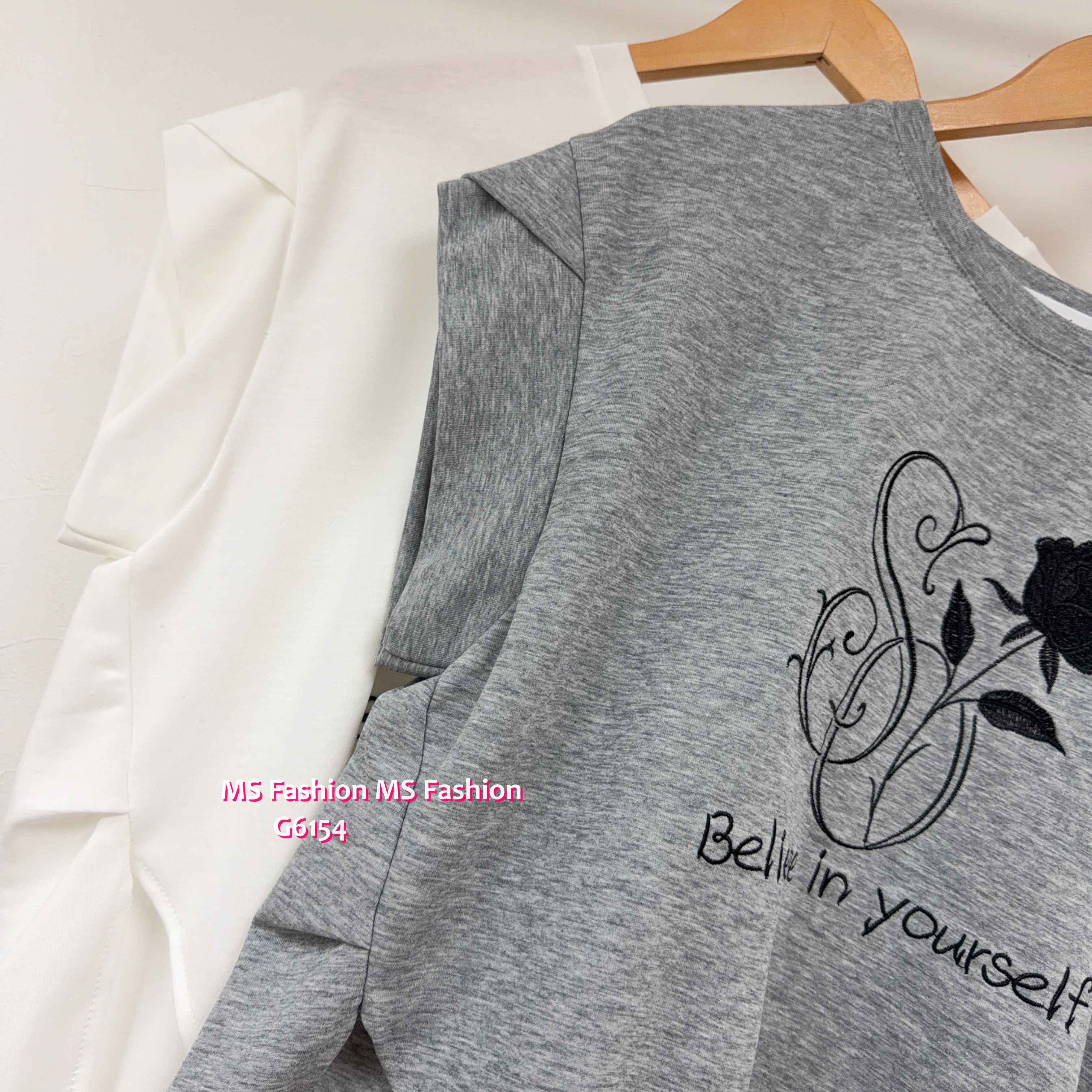 G6154 韓國🇰🇷刺繡黑玫瑰圖案top