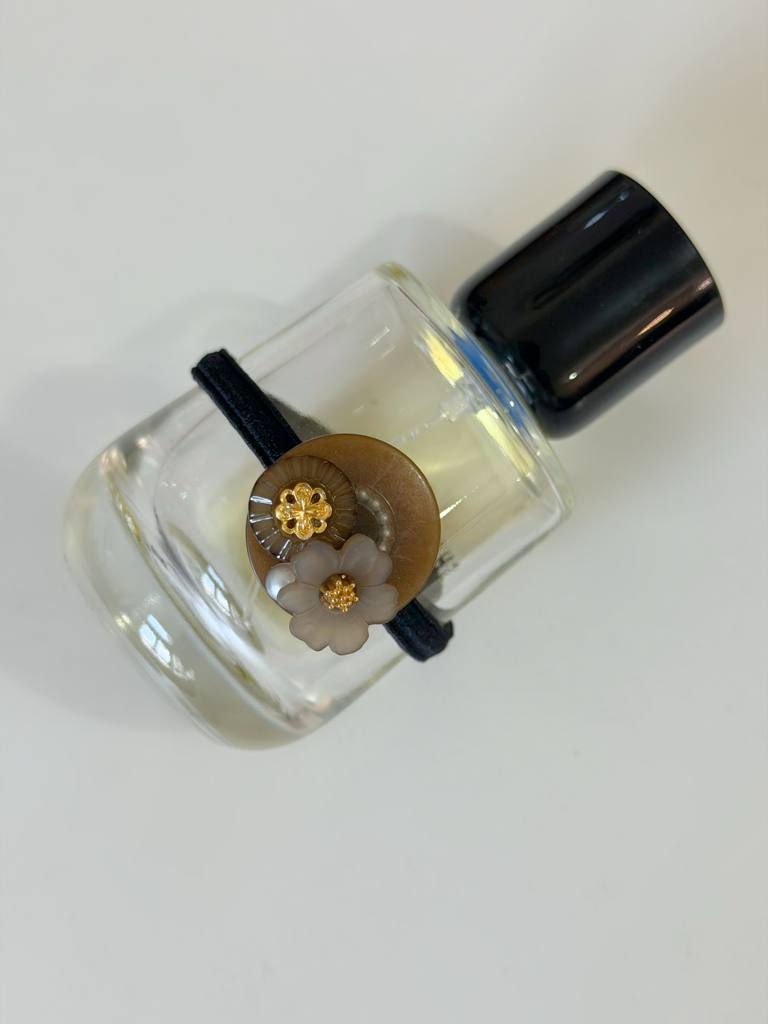Vintage珍珠花圈鈕扣橡根 