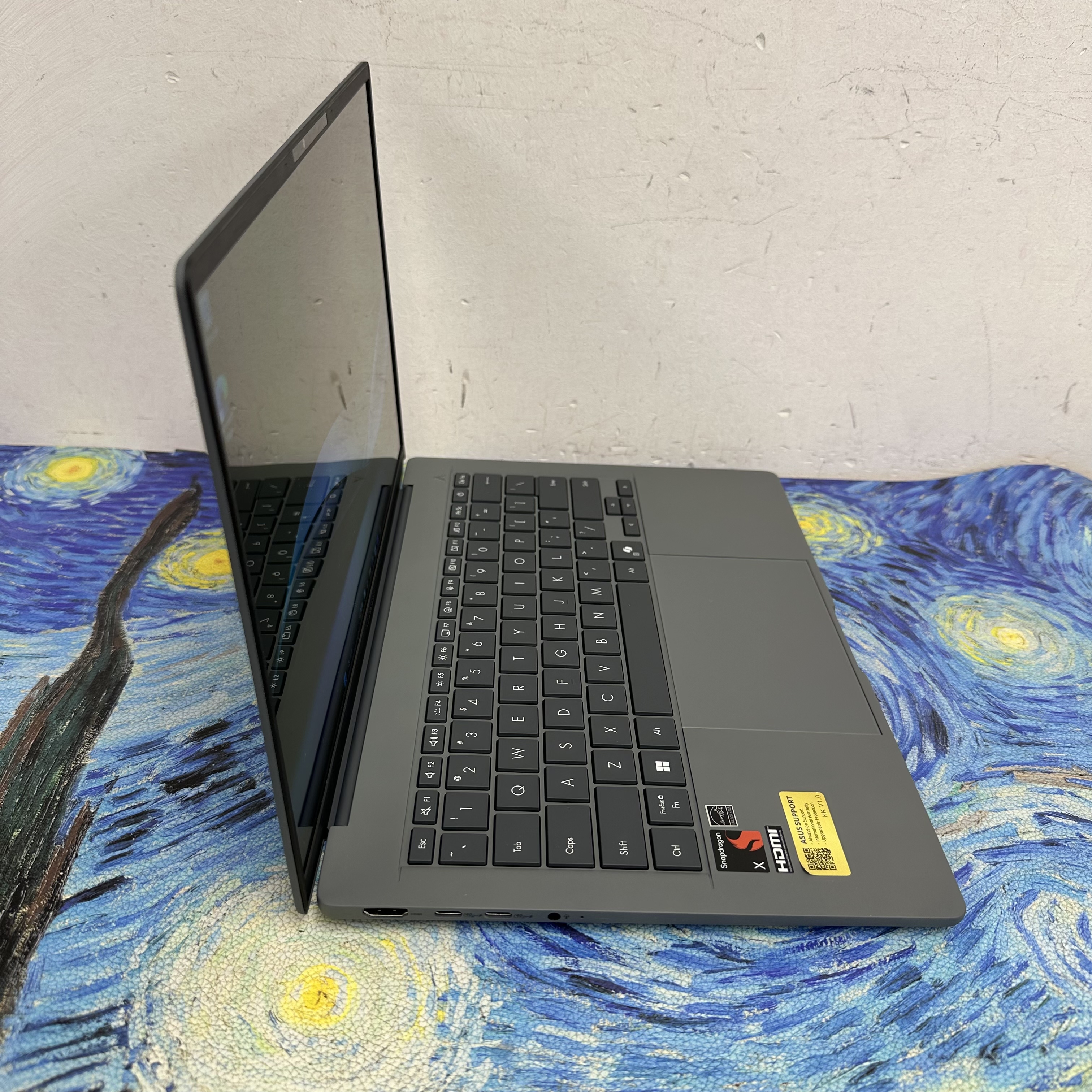 #6083 重量980克 Asus Zenbook A14 14寸2.8K OLED 120Hz Mon Snapdragon CPU/32GB Ram/1TB SSD /Laptop / Notebook / Tablet / YouTube / Netflix / Win11/ Office / Work / PC