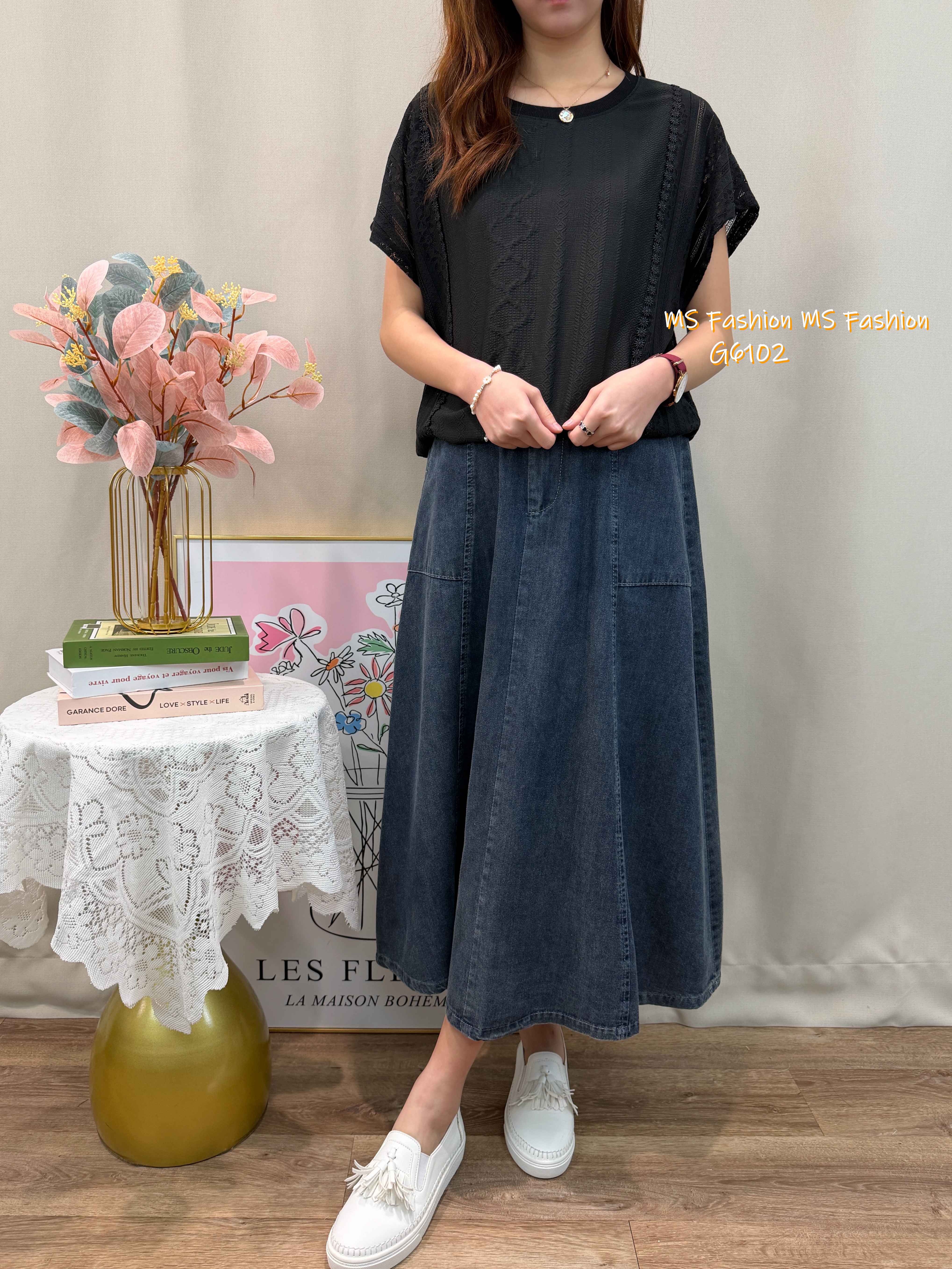 G6102 韓國🇰🇷暗紋淨色通花top