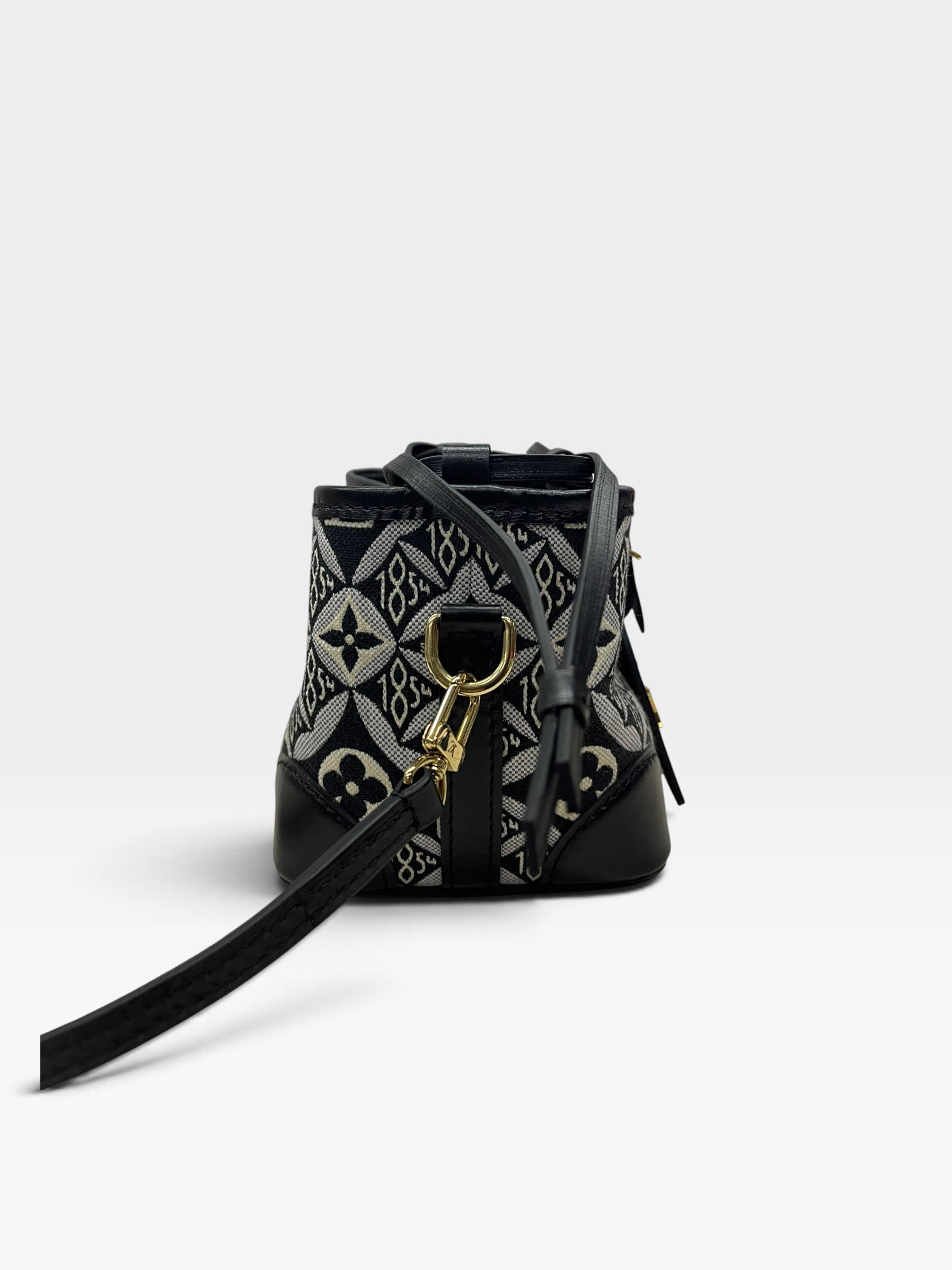 Pre-Owned LV Since 1854 Noe Purse / Product Code: K090421