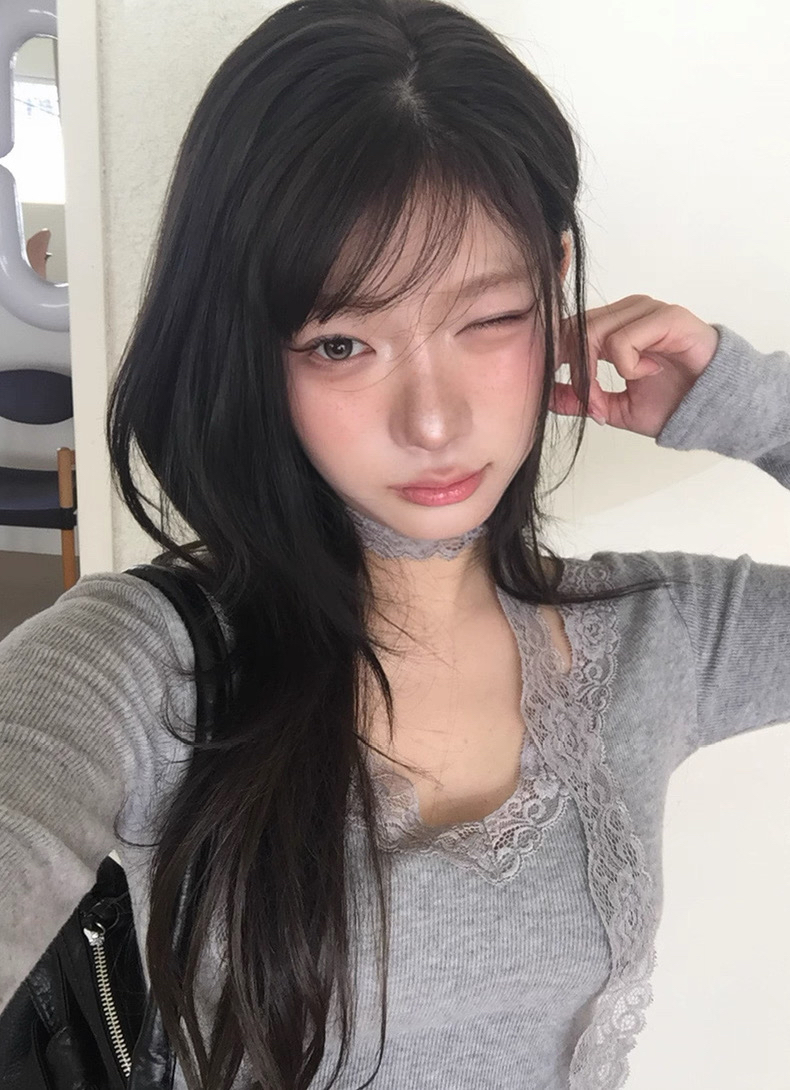 已售罄❌韓國姐姐感Lacy V領top +掛頸巾