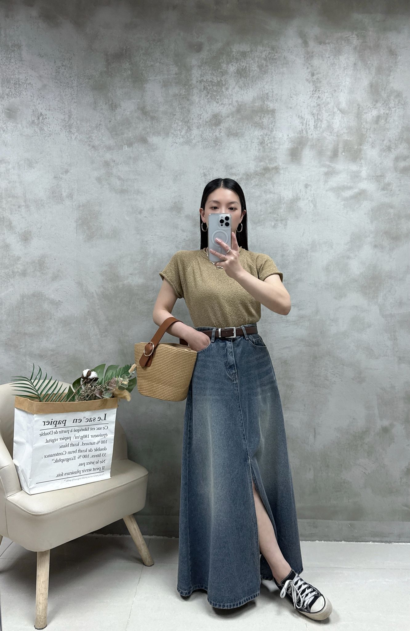 A09 捲邊凈色針織Top