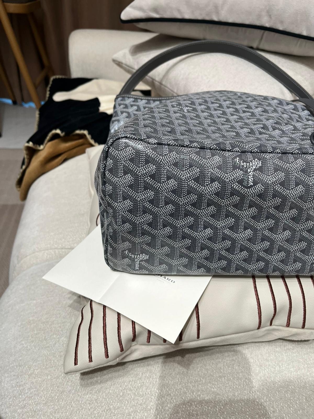 Goyard Hobo Grey 100%Authentic, 98%New ✅25專門店收據✅Dust bag
