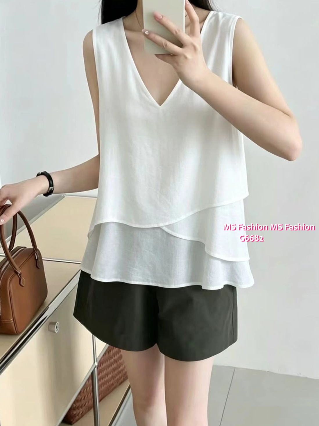 G6682 ruffle腳V領背心
