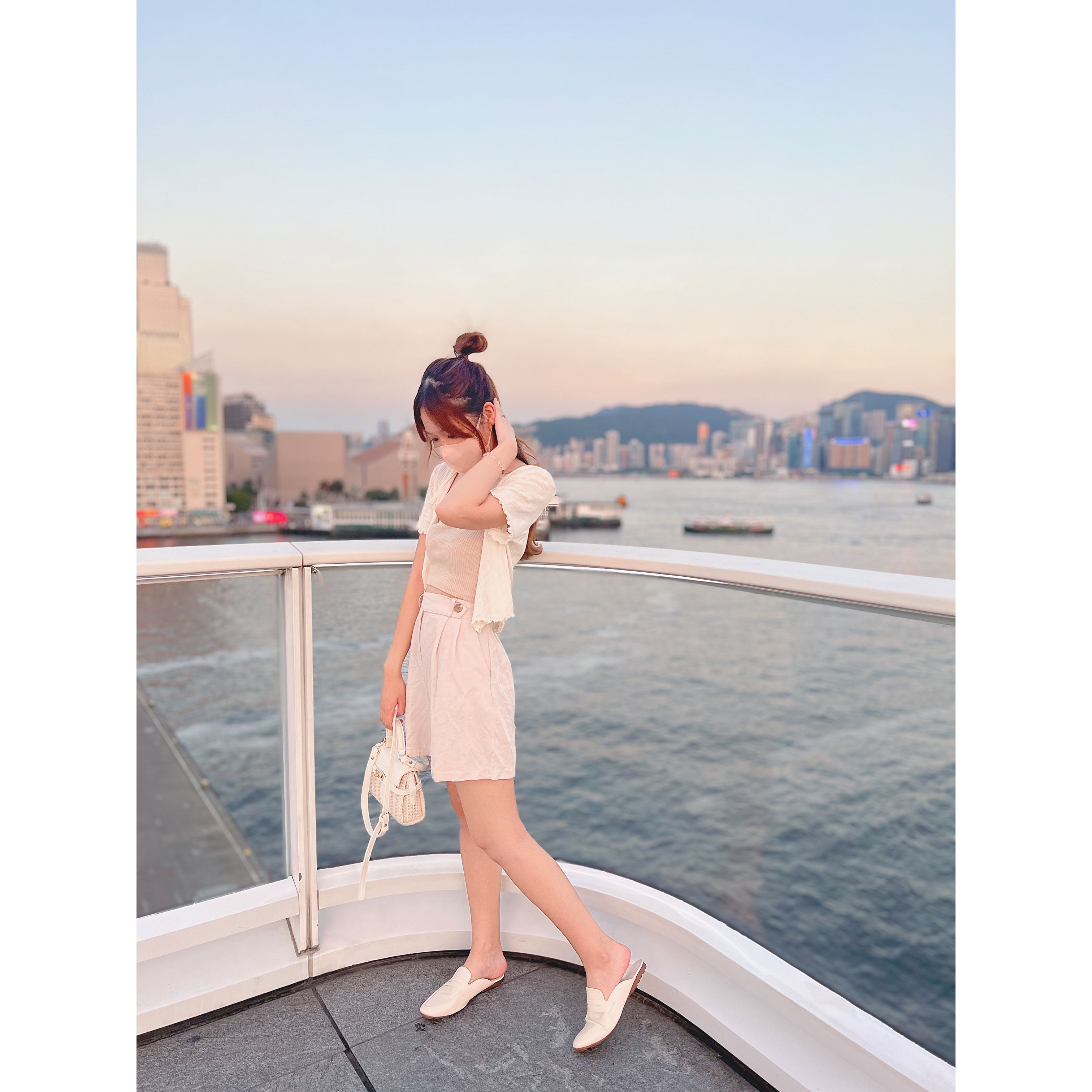 <最後現貨> <KR> ♥︎花花鈕捲邊鏤空cardigan* grey