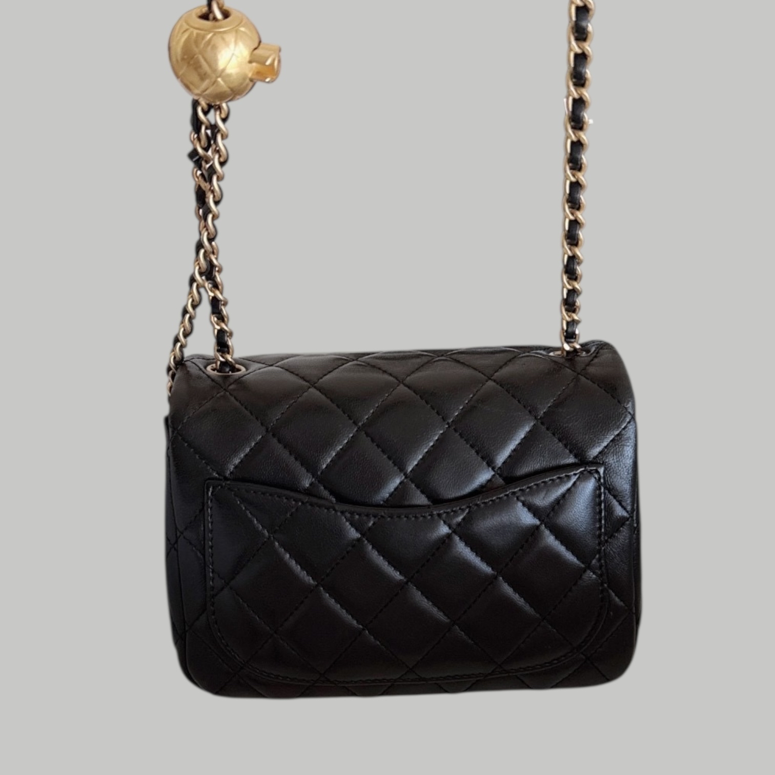 Chanel Lambskin 方胖金球