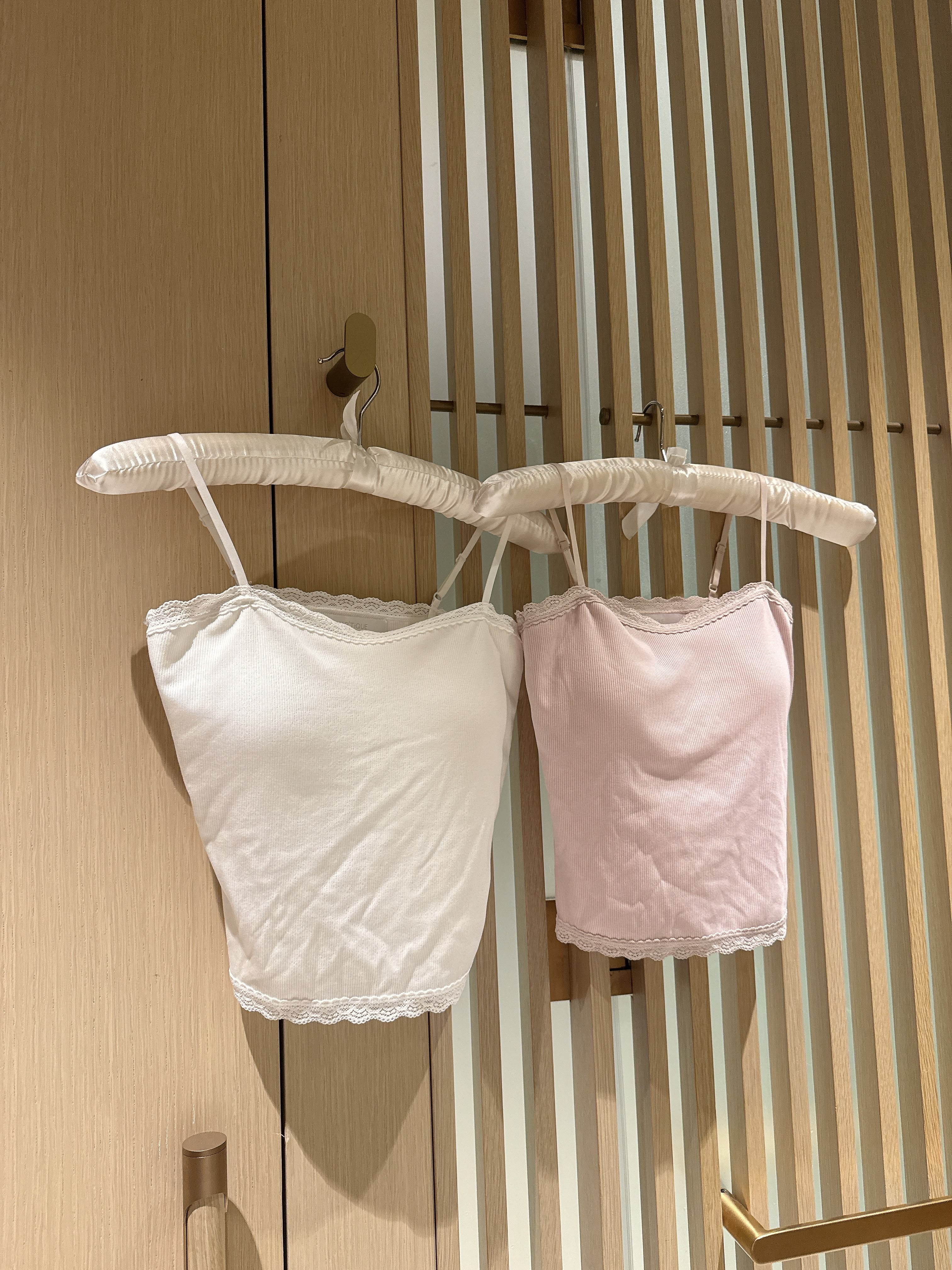 【包色推薦】溫柔感細坑紋平口Bra top
