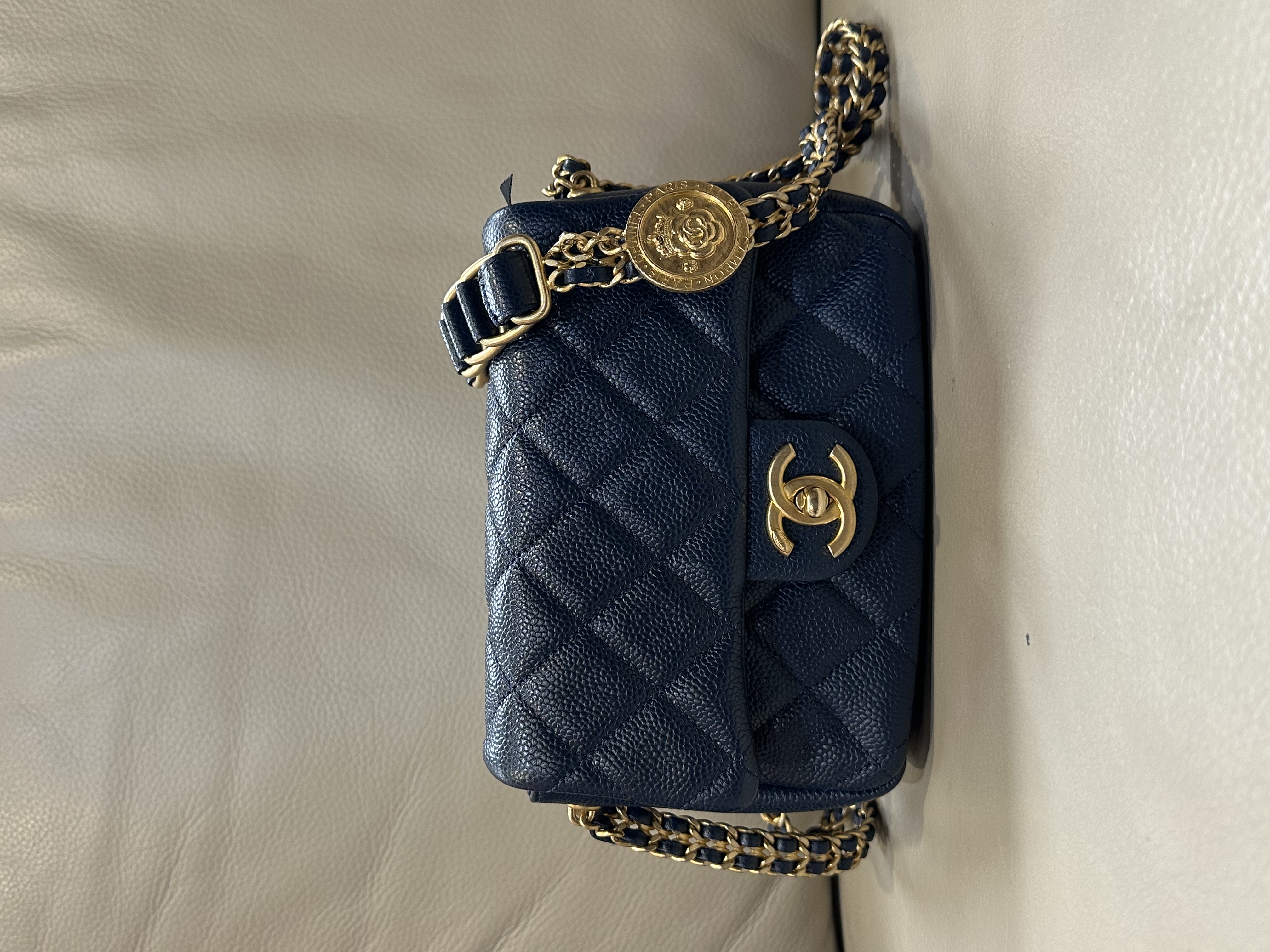 Pre-Owned Chanel Matelassé Chain Soul Flap Bag / Product Code: 26040520