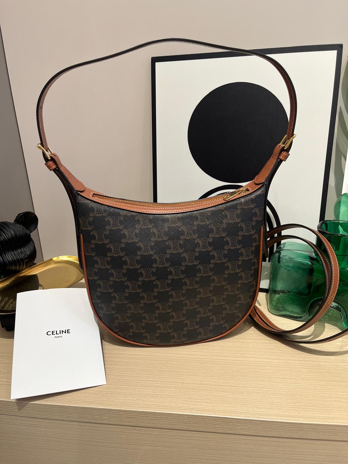 CELINE HELOISE HOBO 100%Authentic,98%new   ✅專門店收據✅2 Strap✅Dust bag 