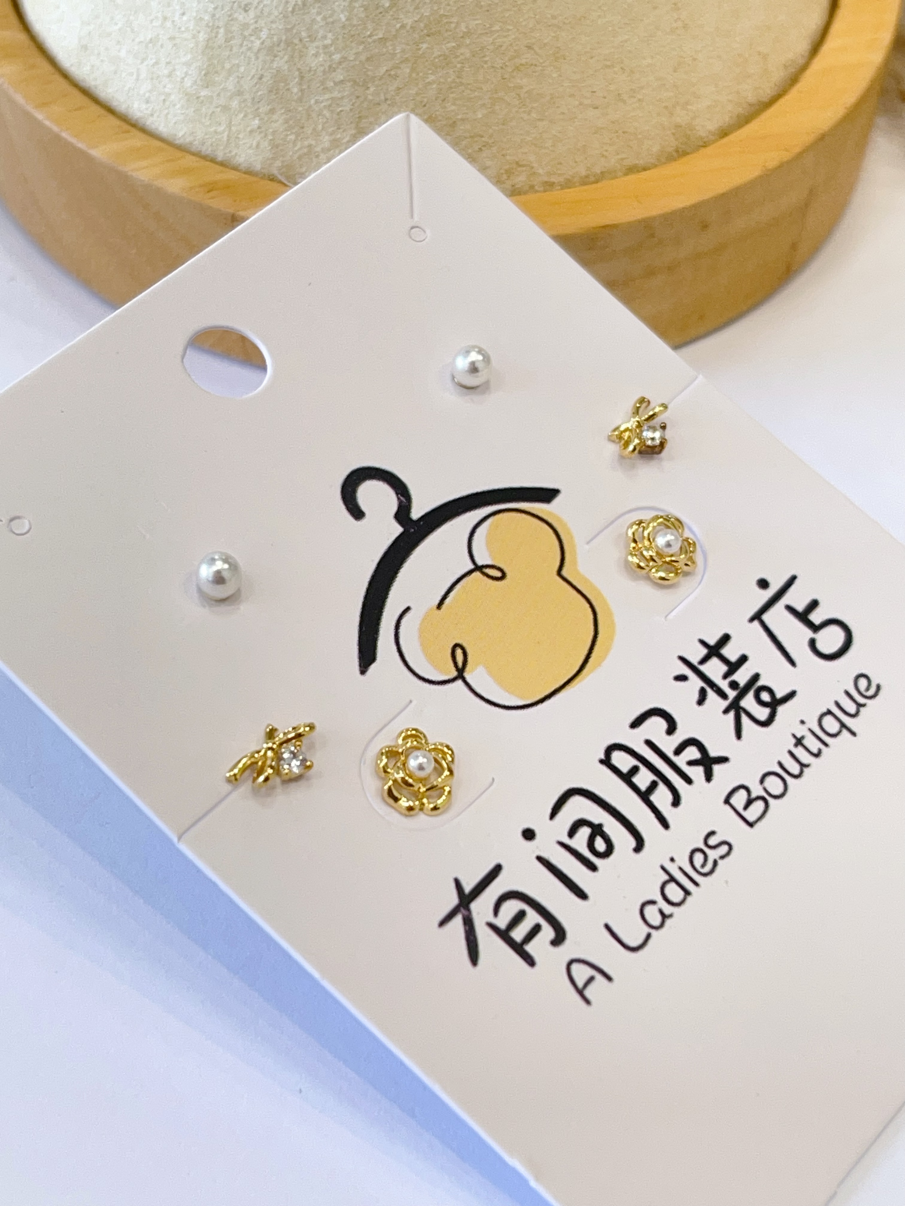 金色花朵珍珠蝴蝶结耳环套装