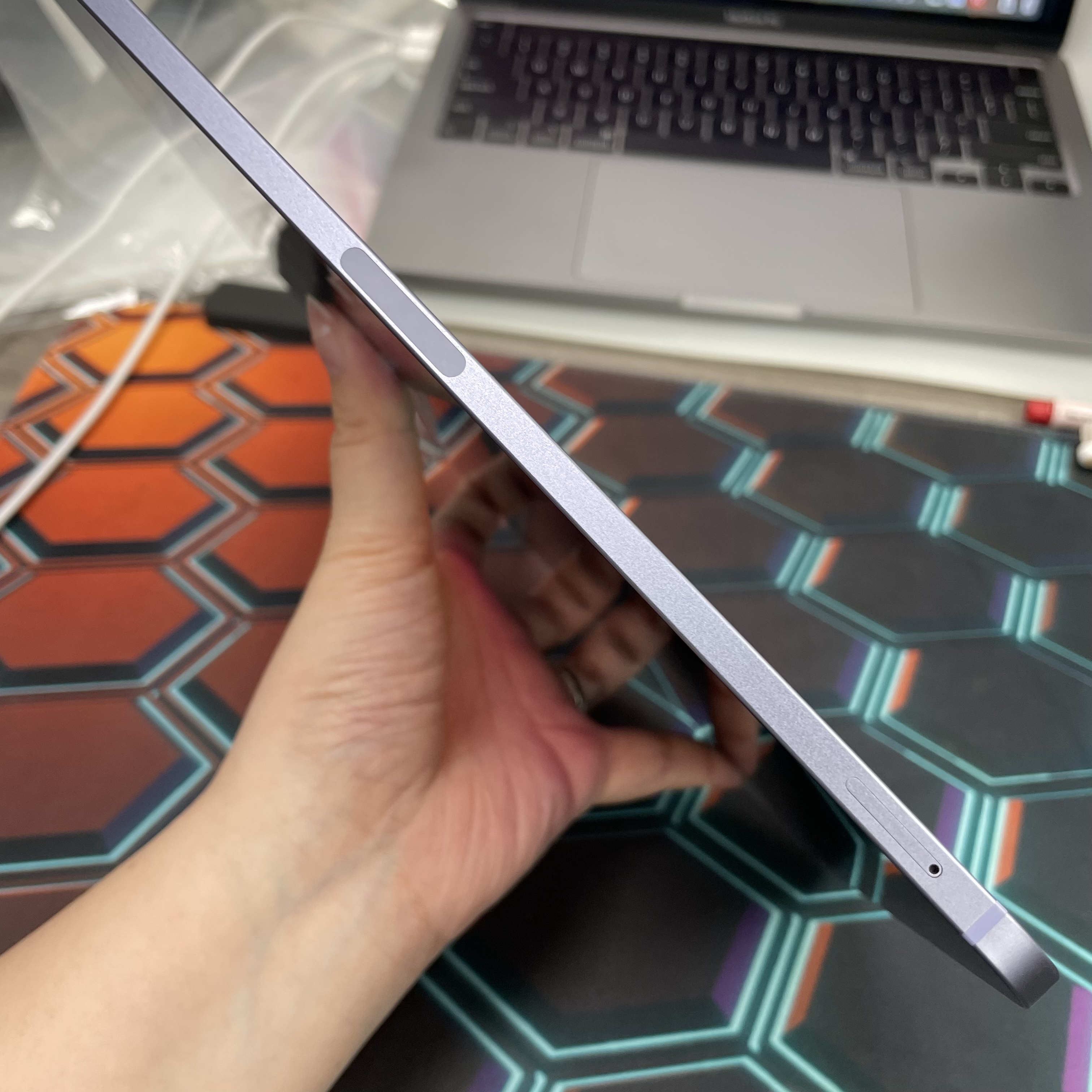 *7787100 iPad Air 5 勁靚機 256GB 插卡版 紫色 purple