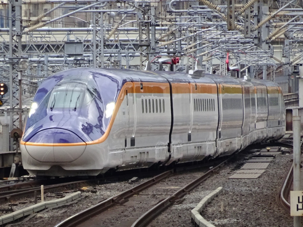 Ｅ８系山形新幹線【つばさ】７両Tomix 特別企画品（列車及巴士套）