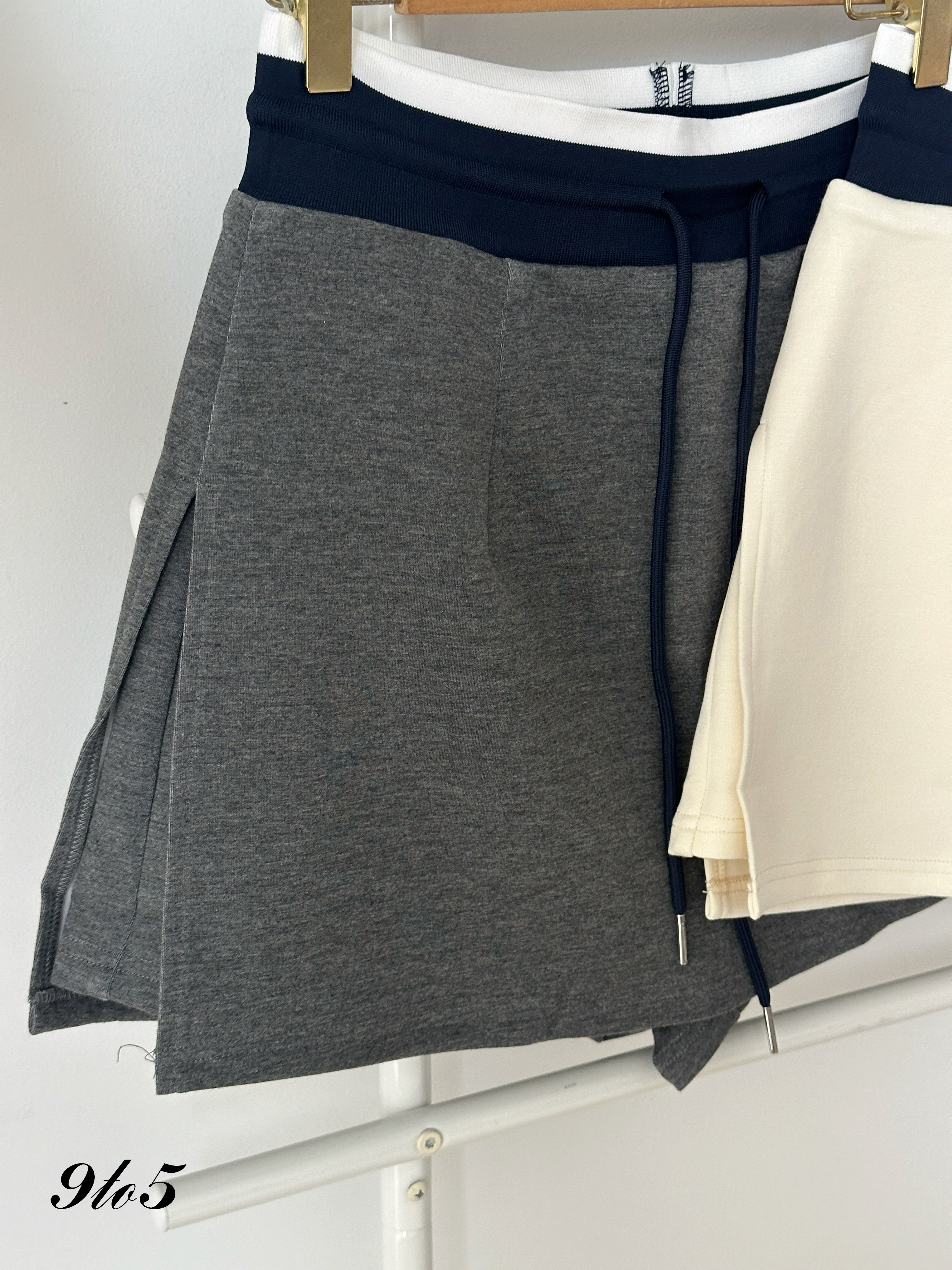 S1894 A Line Short Skort - Cream & Grey