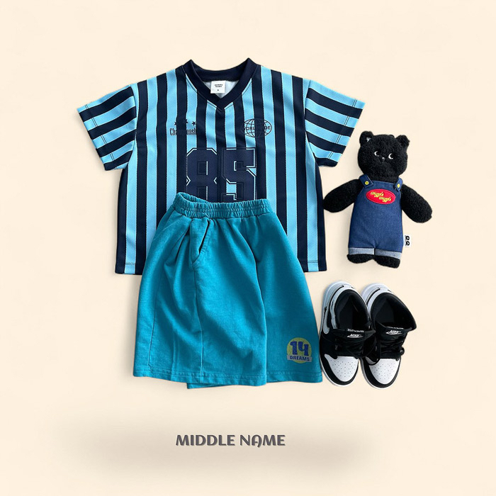 🇰🇷middle name tee