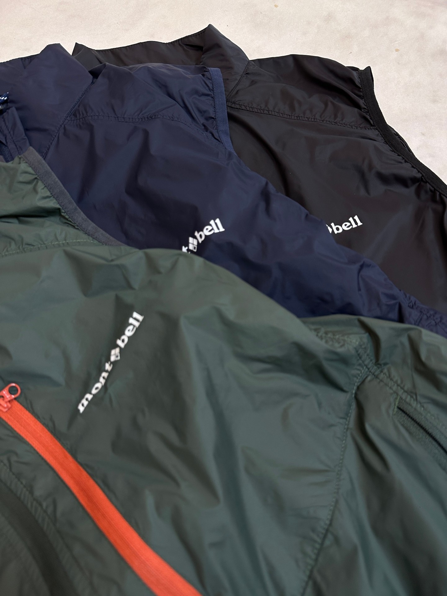 預訂 Mont.Bell Wind Blast防水輕量背心