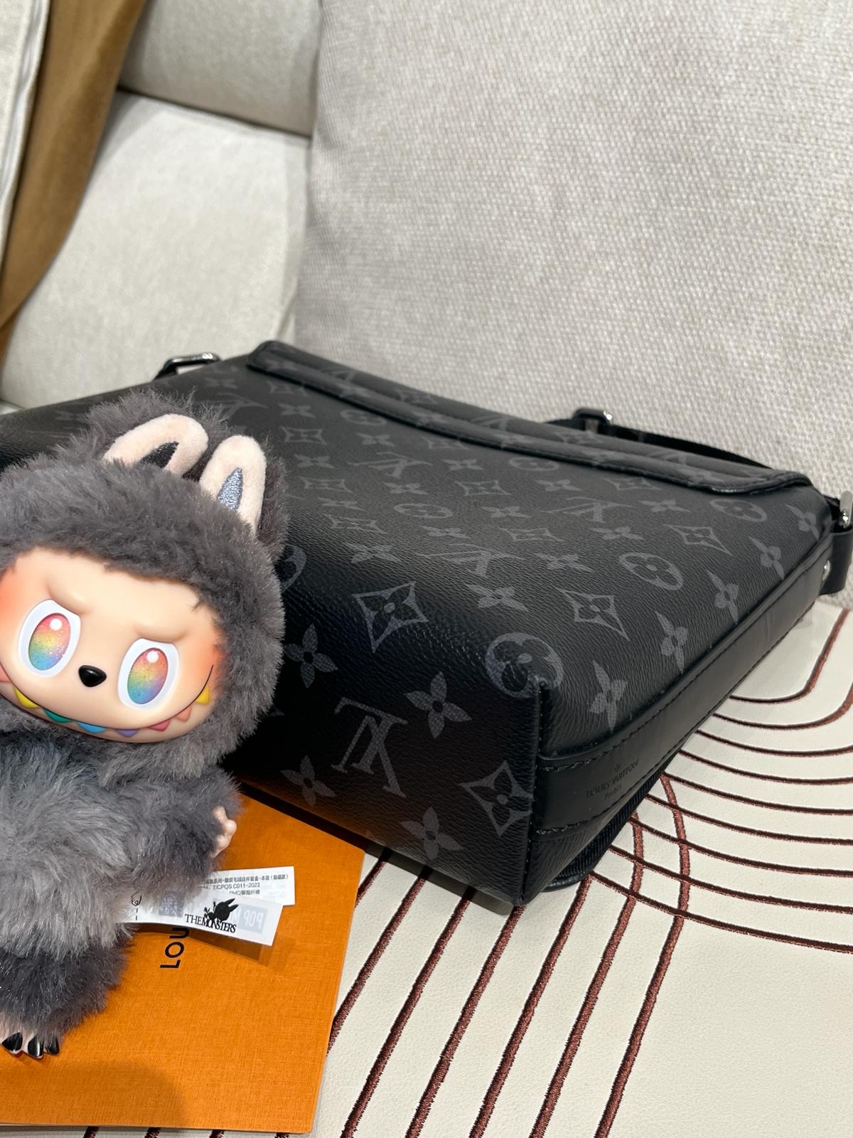 Lv DISTRICT PM Eclipse M45272 信差袋 crossbody bag 100%Authentic,98%new ✅專門店收據✅dust bag