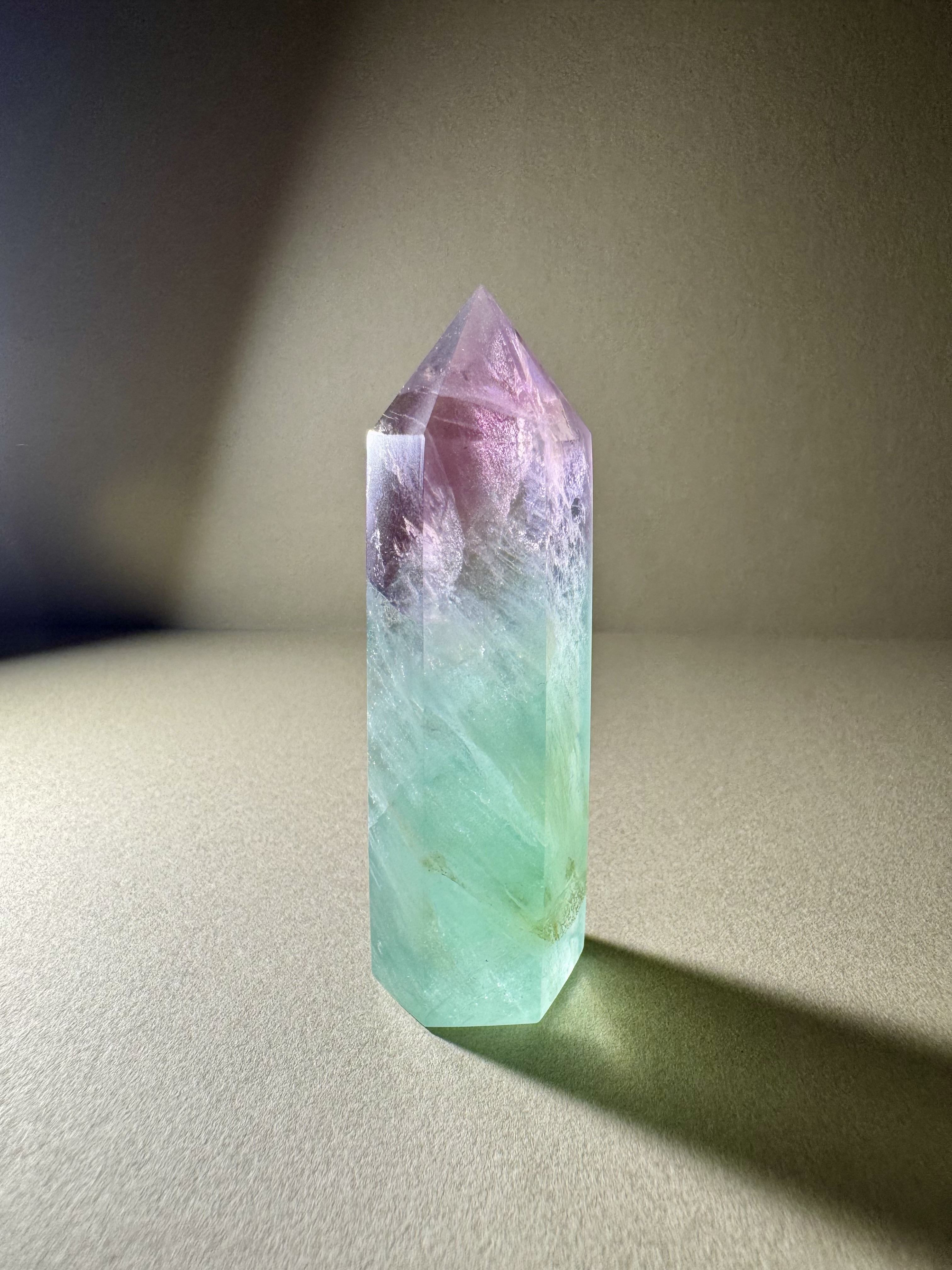 天然水晶柱 － 紫綠漸變冰飄螢石