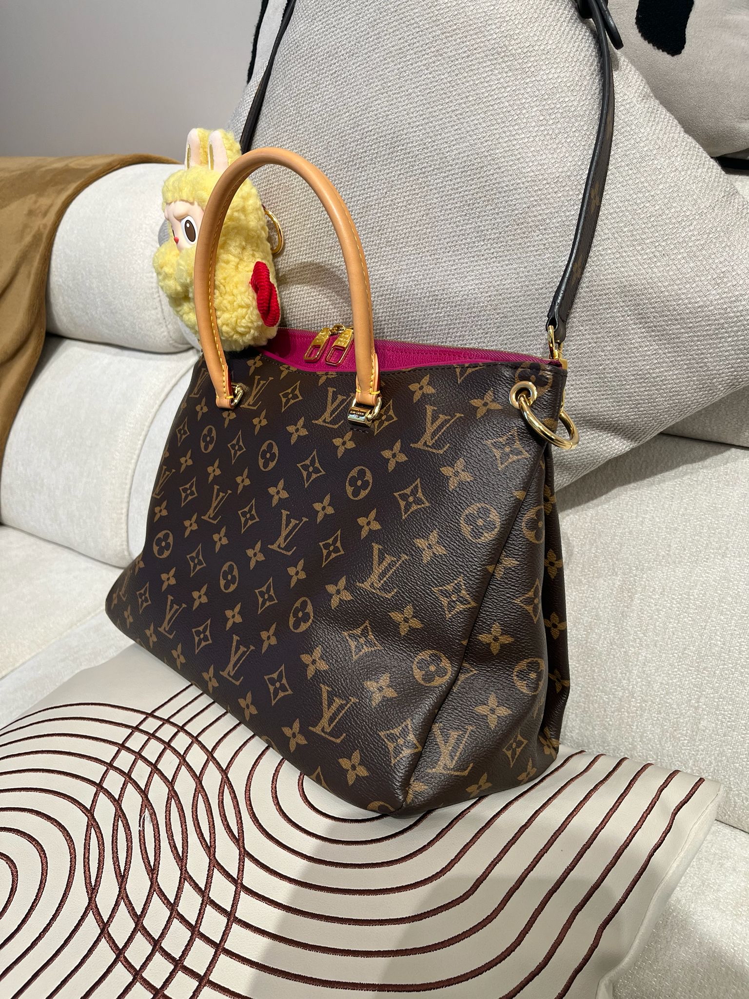 LV Pallas MM Monogram 100%Authentic, 98%New ✅Strap ✅Dust bag