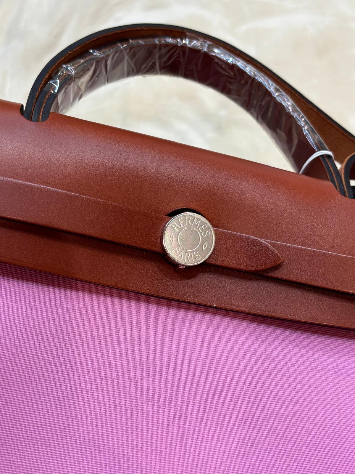 全新 Hermes HERBAG 31 ,stamp Y,8W 100%Authentic, 全新未使用品 ✅Key lock ✅dust bag ✅box