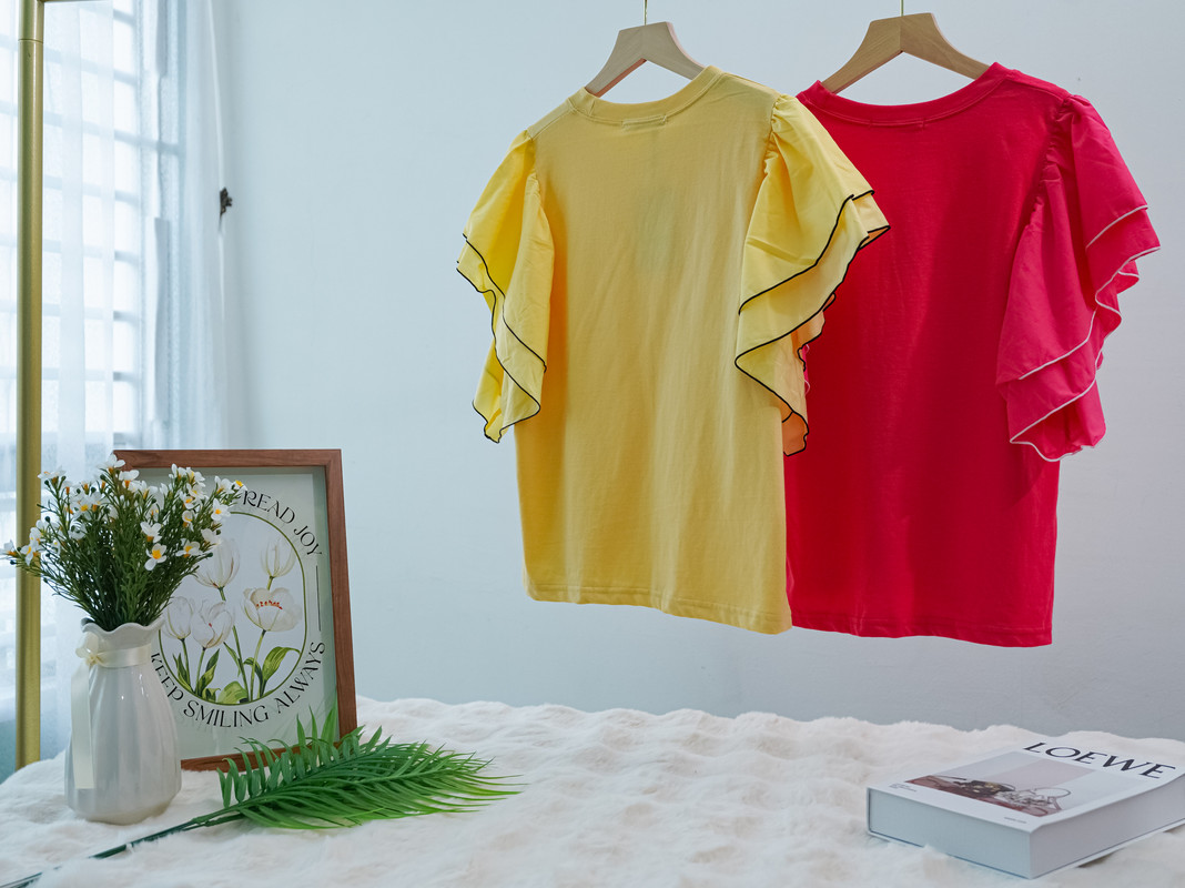 Layered Ruffle Sleeve Statement T-Shirt ‖ 层叠荷叶袖拼接设计感T恤 KR017716