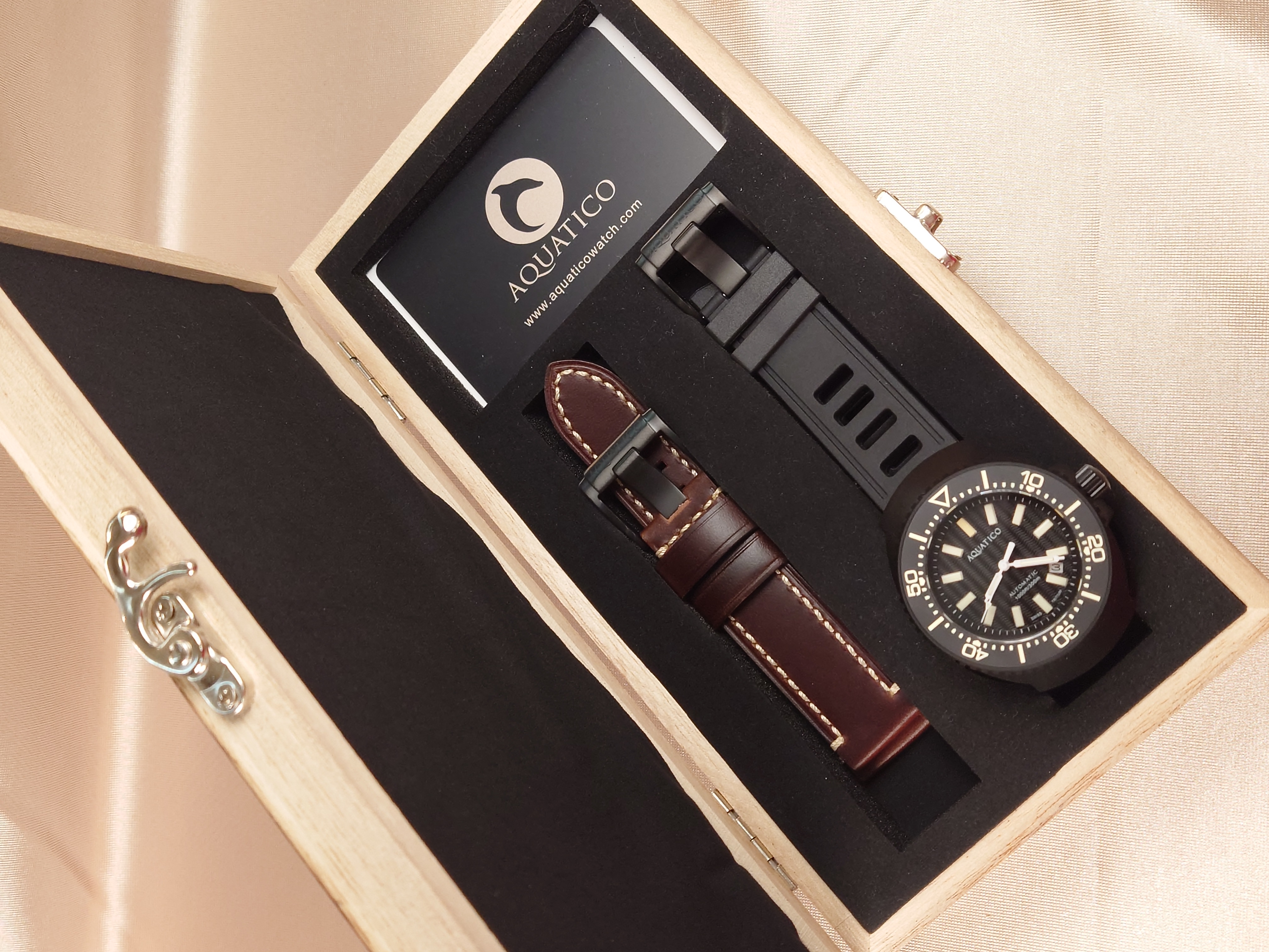 Aquatico T100+DLC Super Marine Titanium Tritium 5 級鈦合金超級夜光機械錶