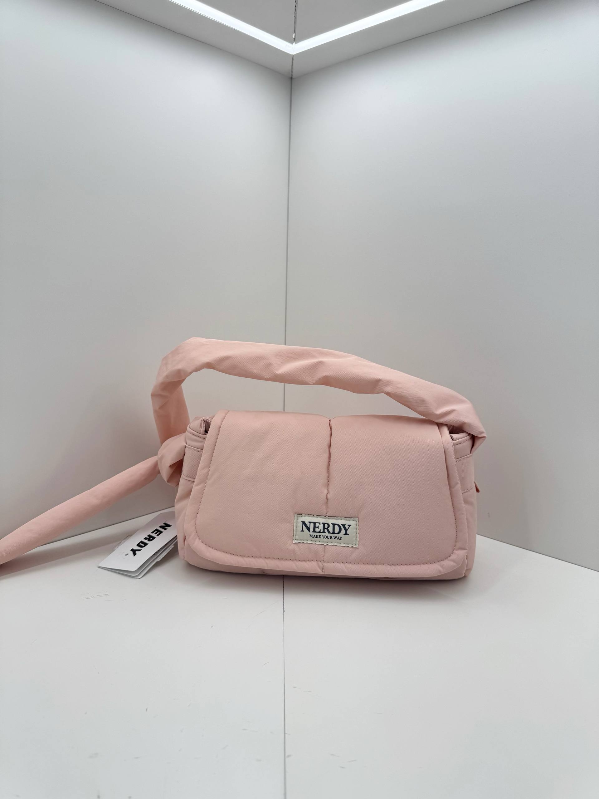 🇰🇷Nerdy 尼龙斜挎包-粉色✨